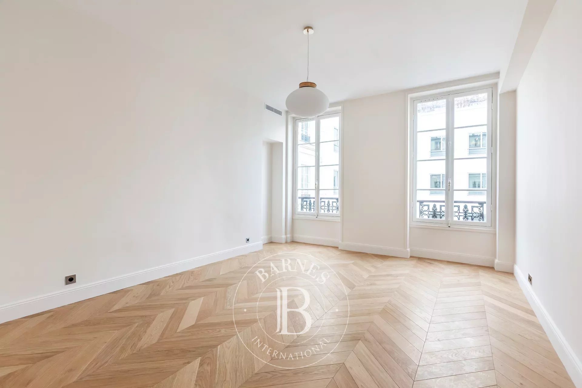 Daire Paris 8ème - picture 20