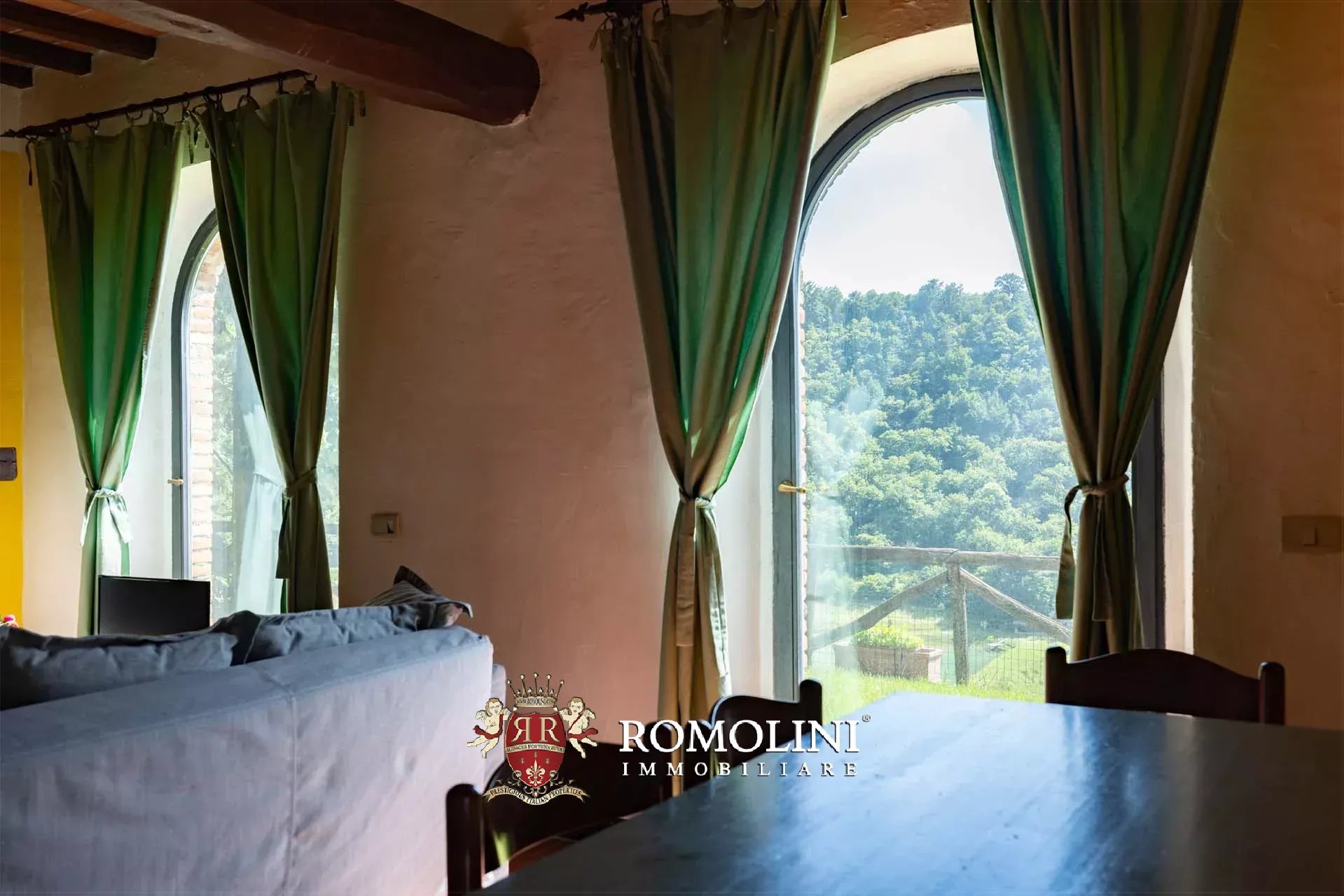 34 Bedroom Vineyard's Image 75