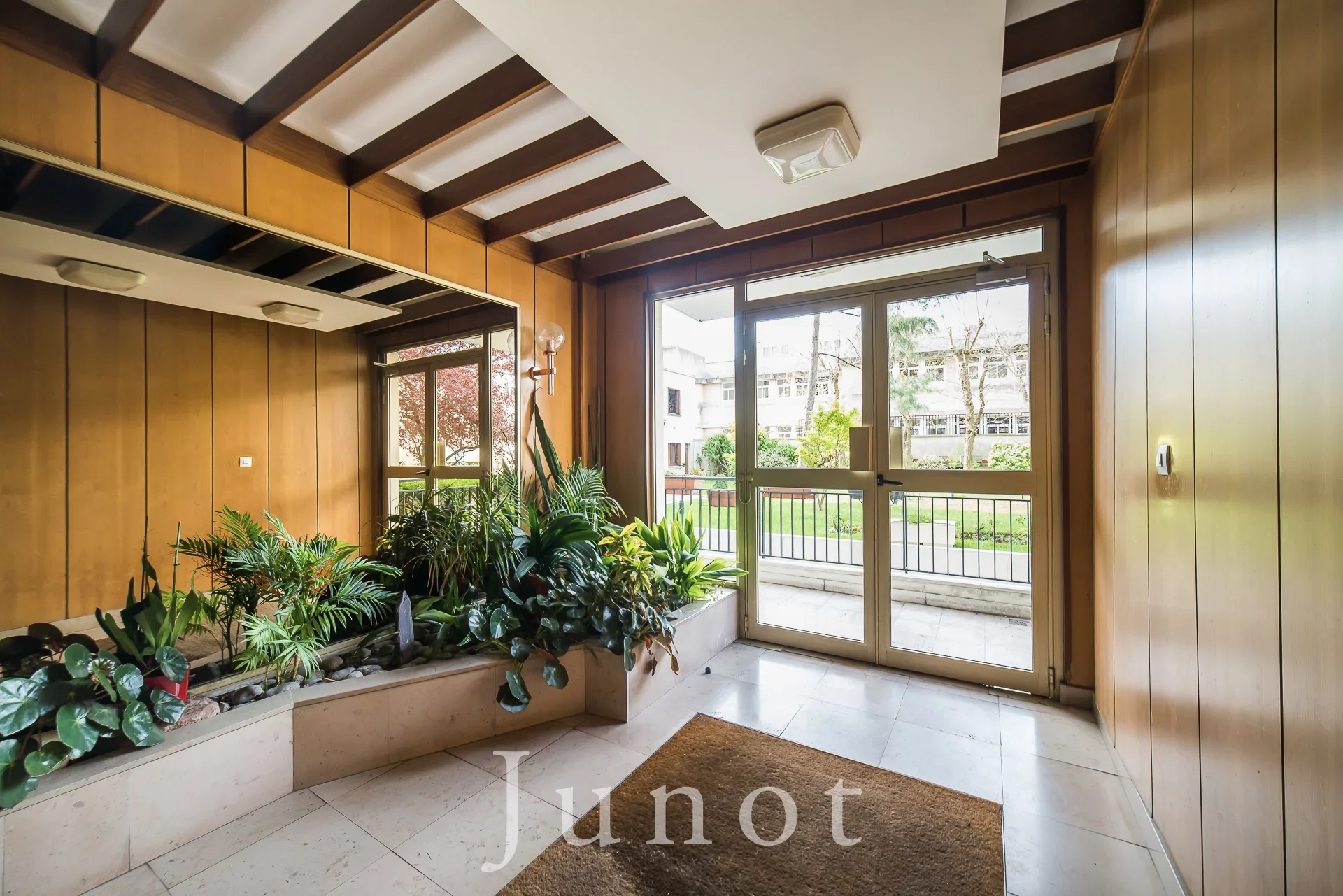 Paris 18e - ABBESSES / MARCHE LEPIC