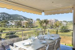 Renovated 3-bedroom apartment in Santa Eulalia, Ibiza — photo 3 of 7