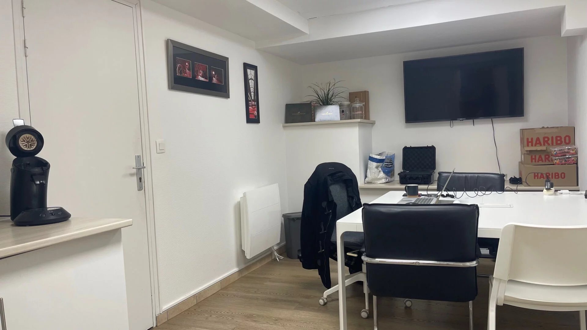 LOCAL PROFESSIONNEL - RUE VOLTAIRE /LYON - 59.83 m2