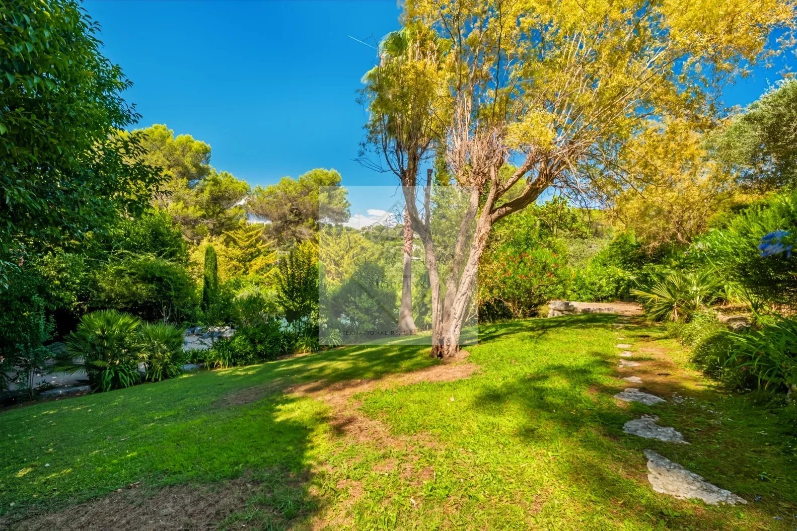 Superbe villa neuve de style provençal – Vue panoramique & intimité absolue — photo 27