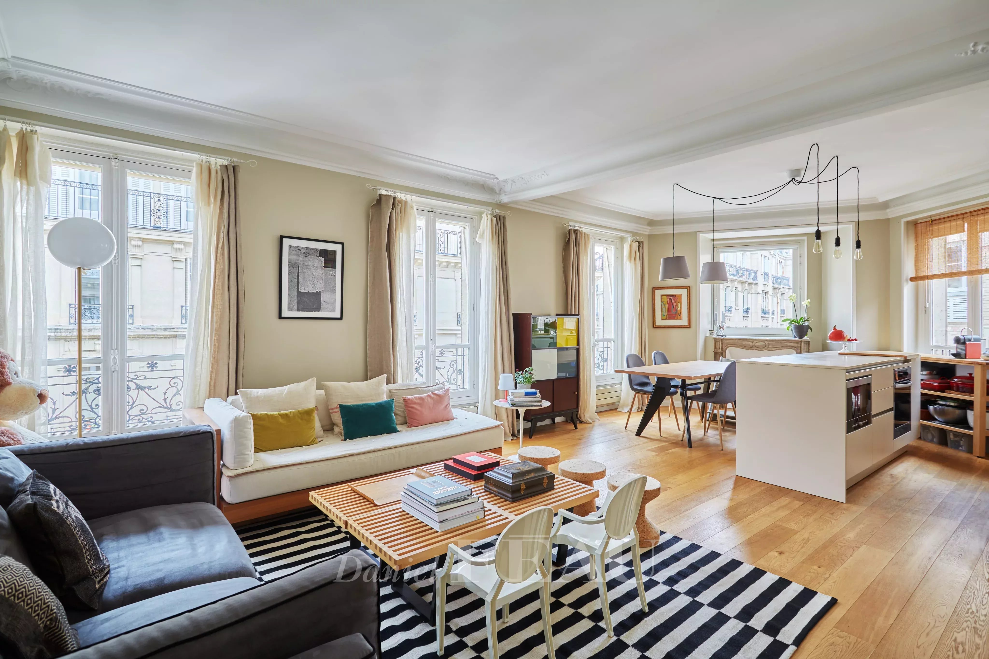 Sale Apartment Paris 16th