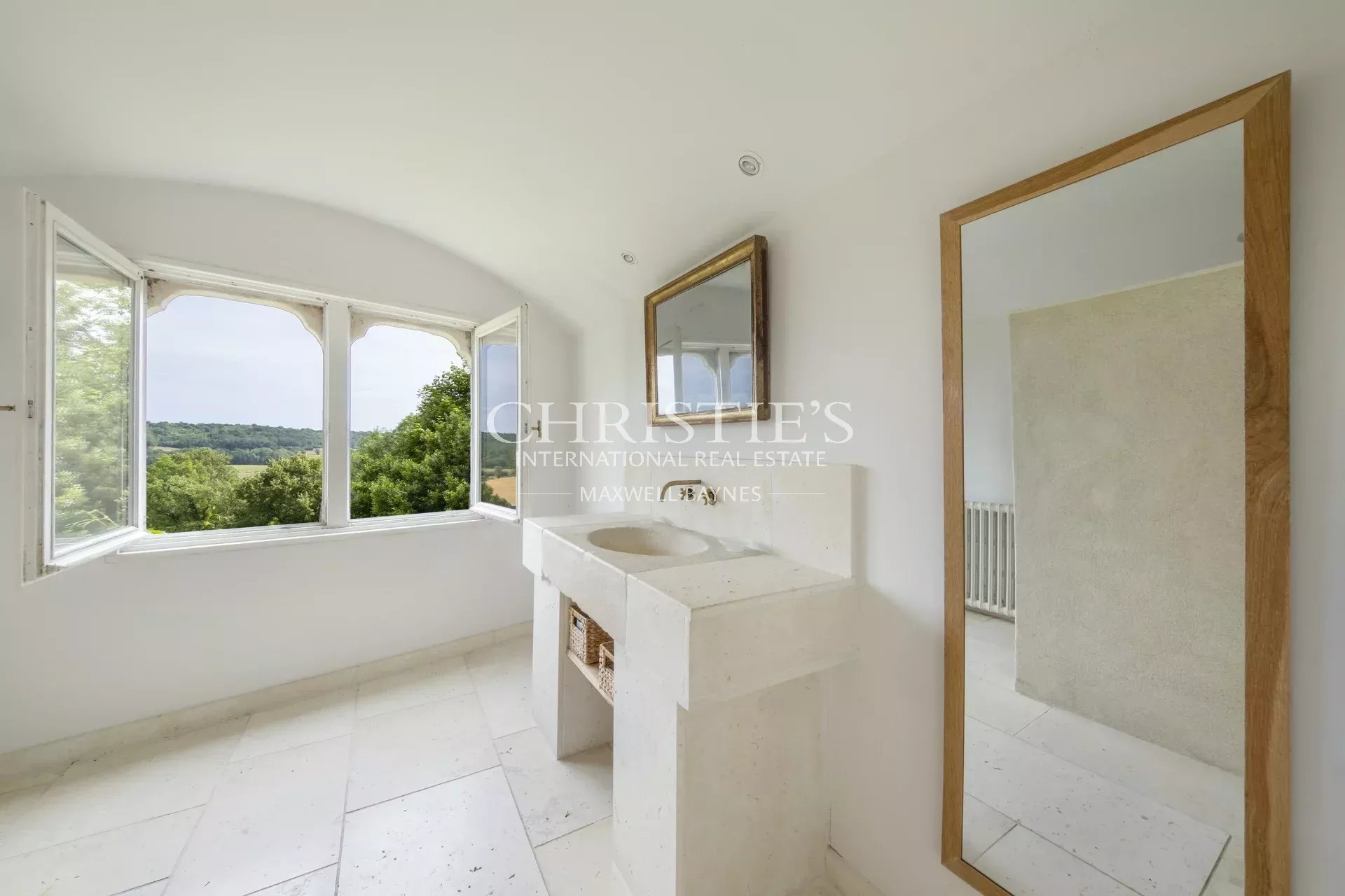 7 Bedroom Chateau's Image 22