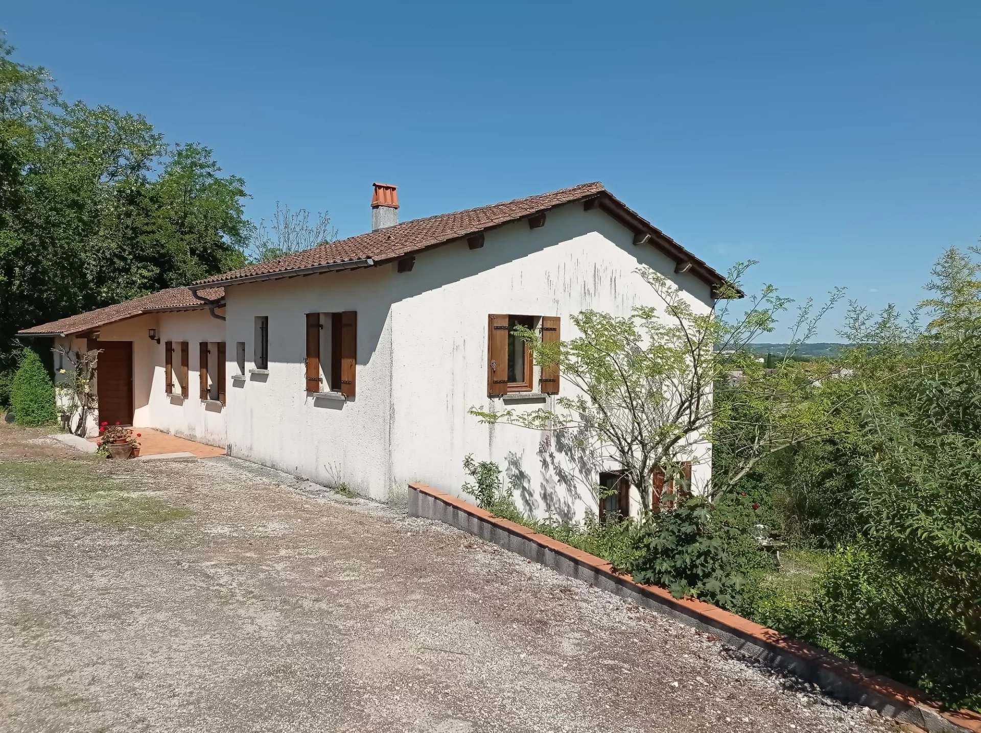 Propriété en bordure de village avec vue panoramique