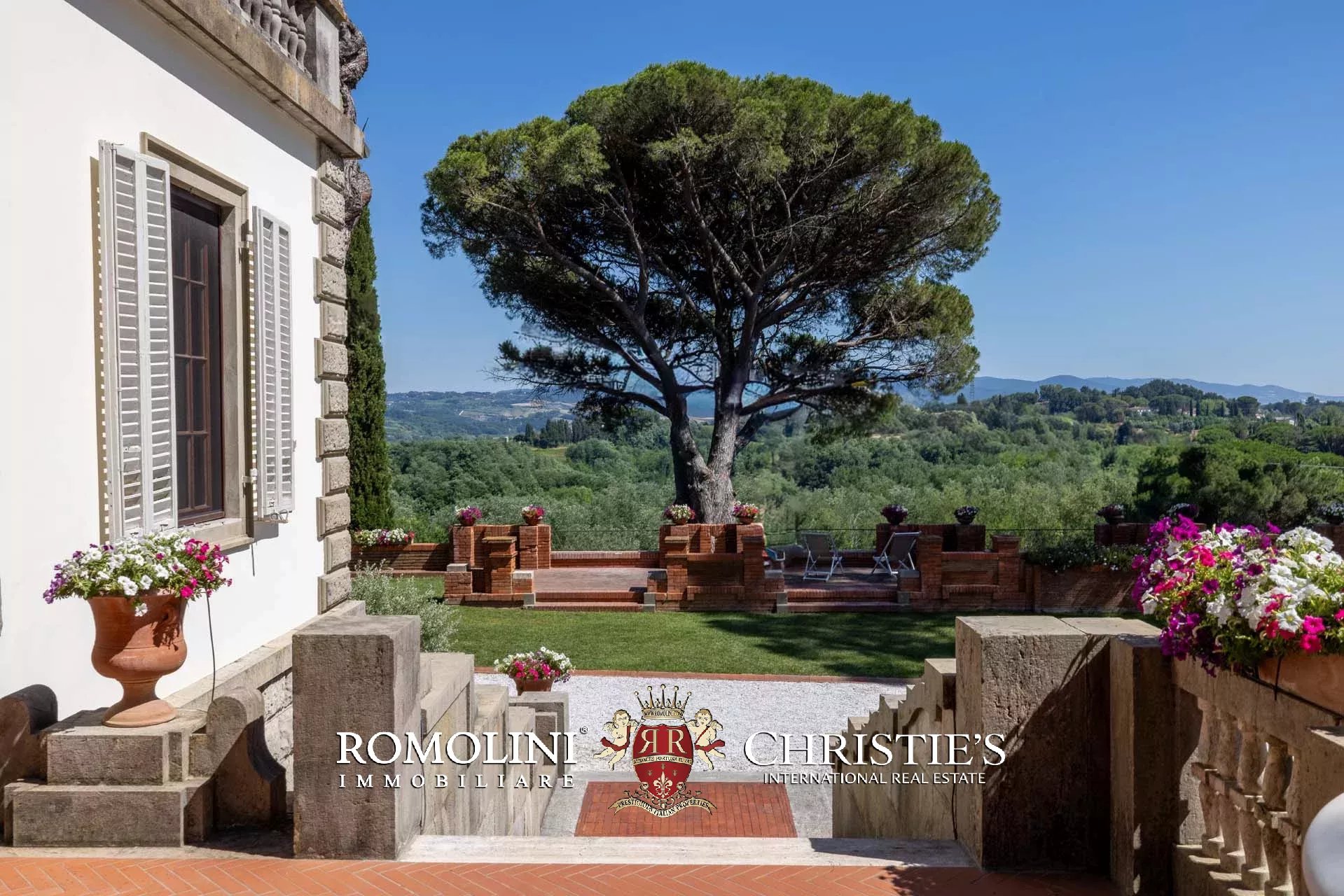 8 Bedroom Villa/Townhouse's Image 23