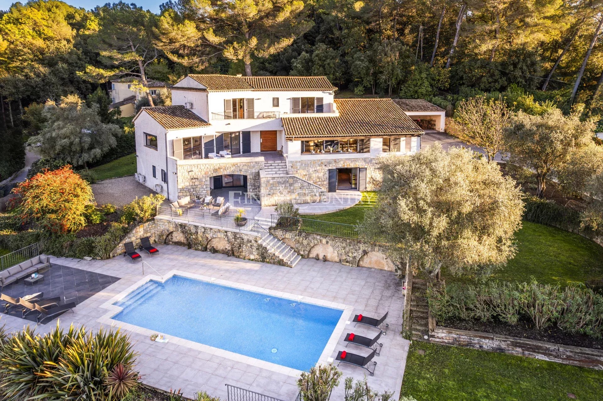 Villa For Sale in Valbonne Accommodation in Cannes