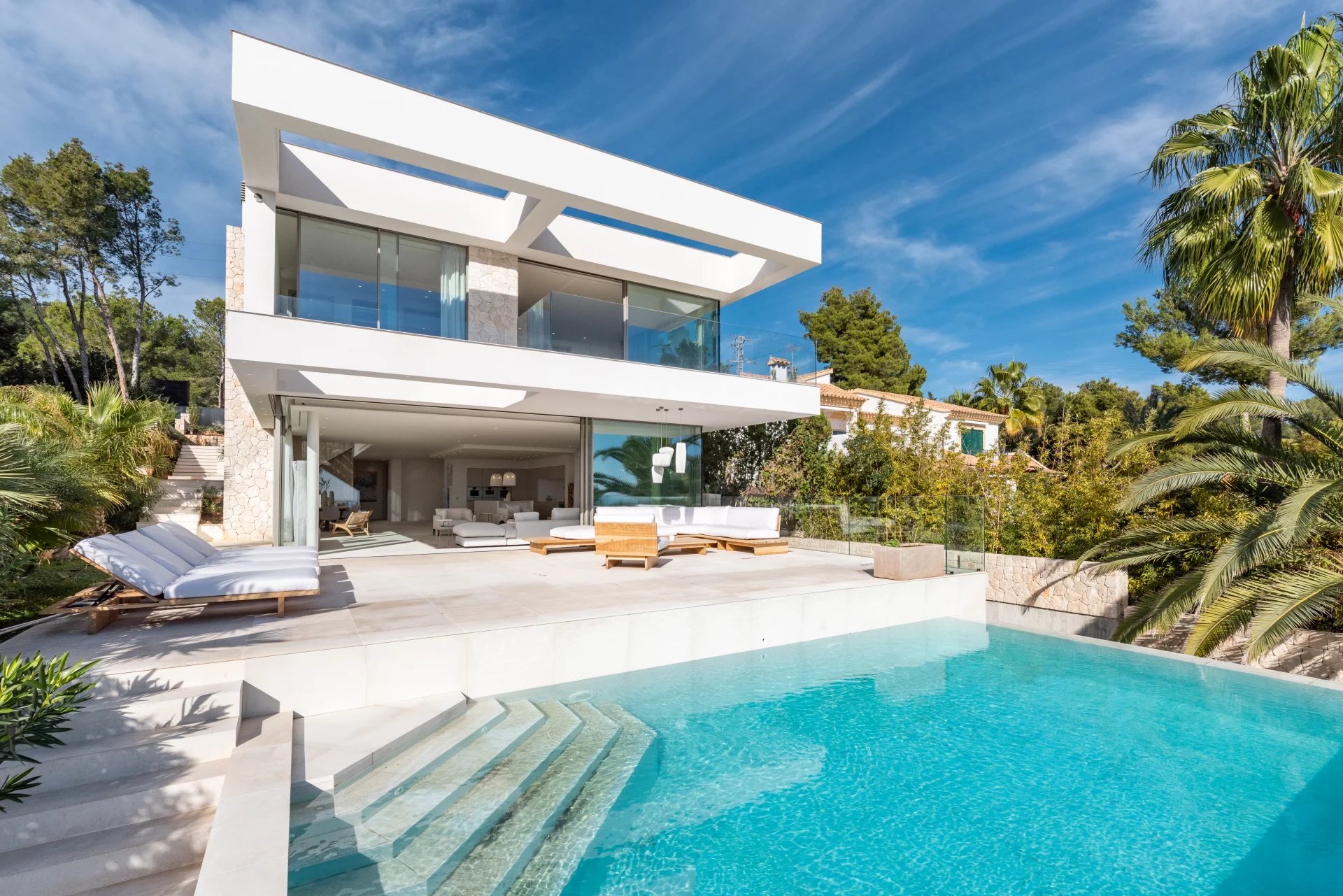 A fantastic modern luxury villa is for sale!