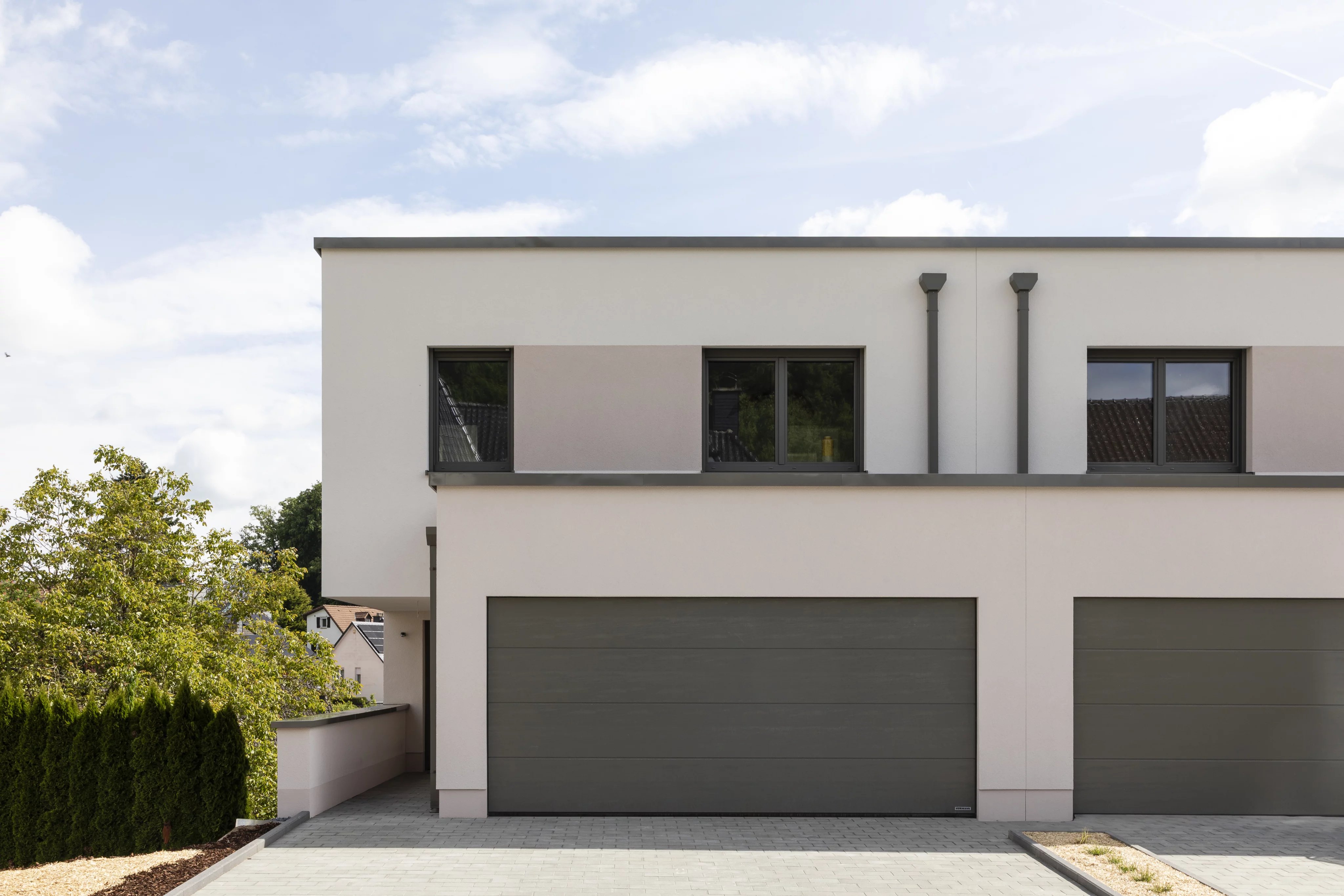 property-featured-image