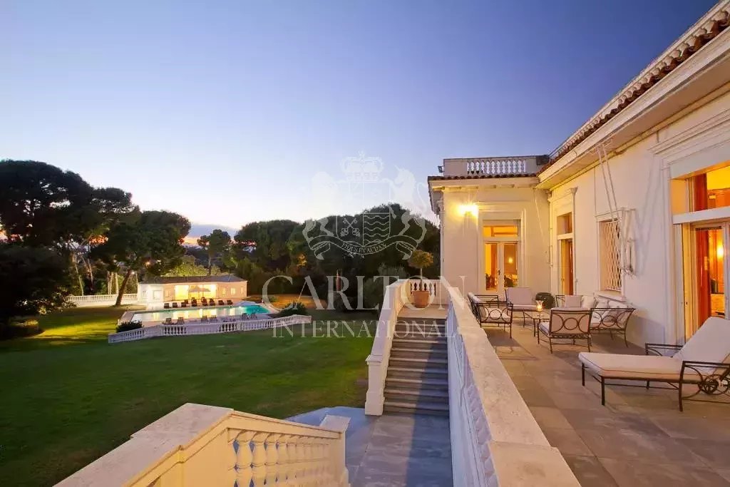 Cap d’Antibes – Exceptional Estate for 18 Guests – 9 Ensuite Bedrooms + 6 Staff Bedrooms