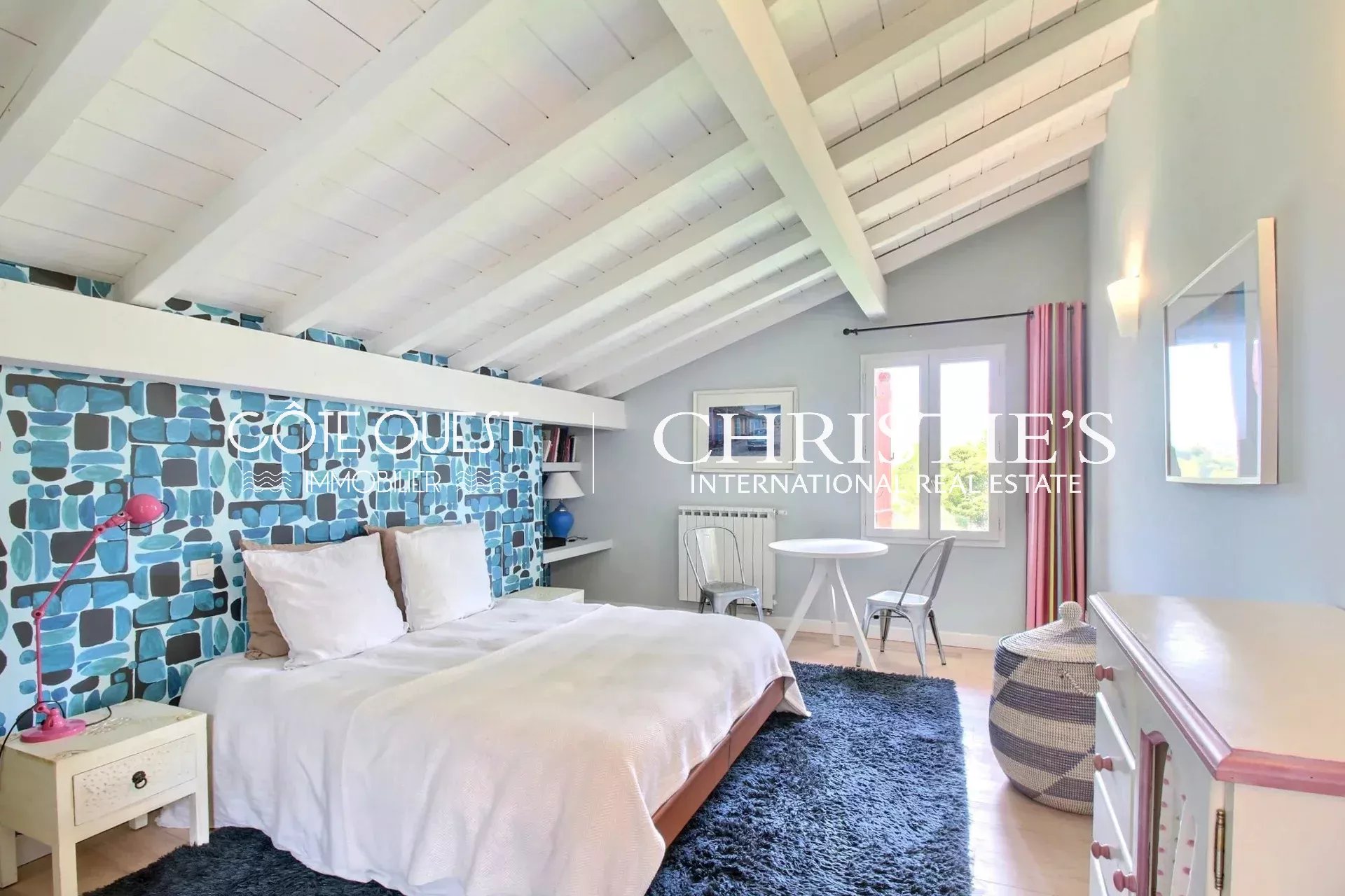 7 Bedroom Villa/Townhouse's Image 13