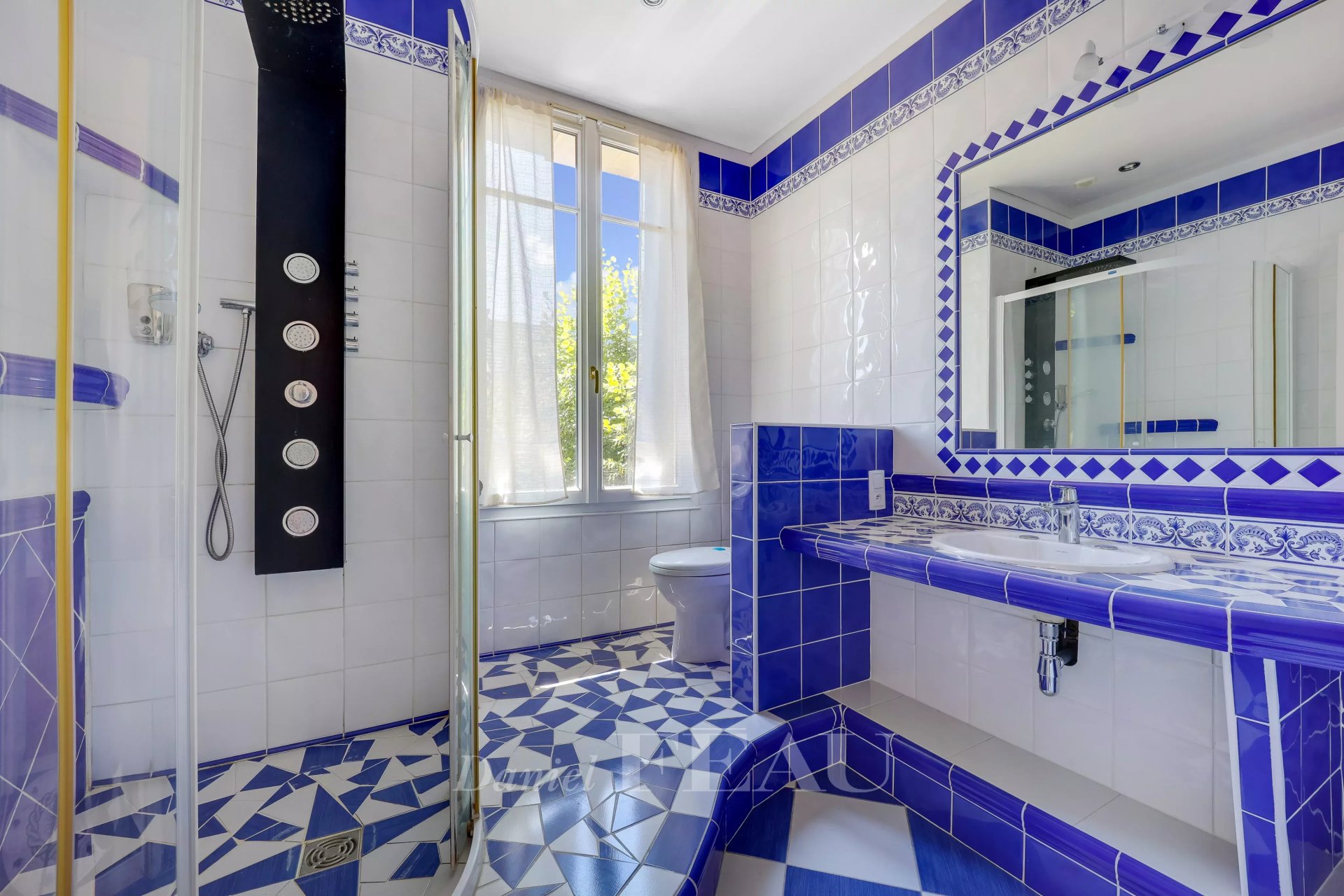 7 Bedroom Villa/Townhouse's Image 9