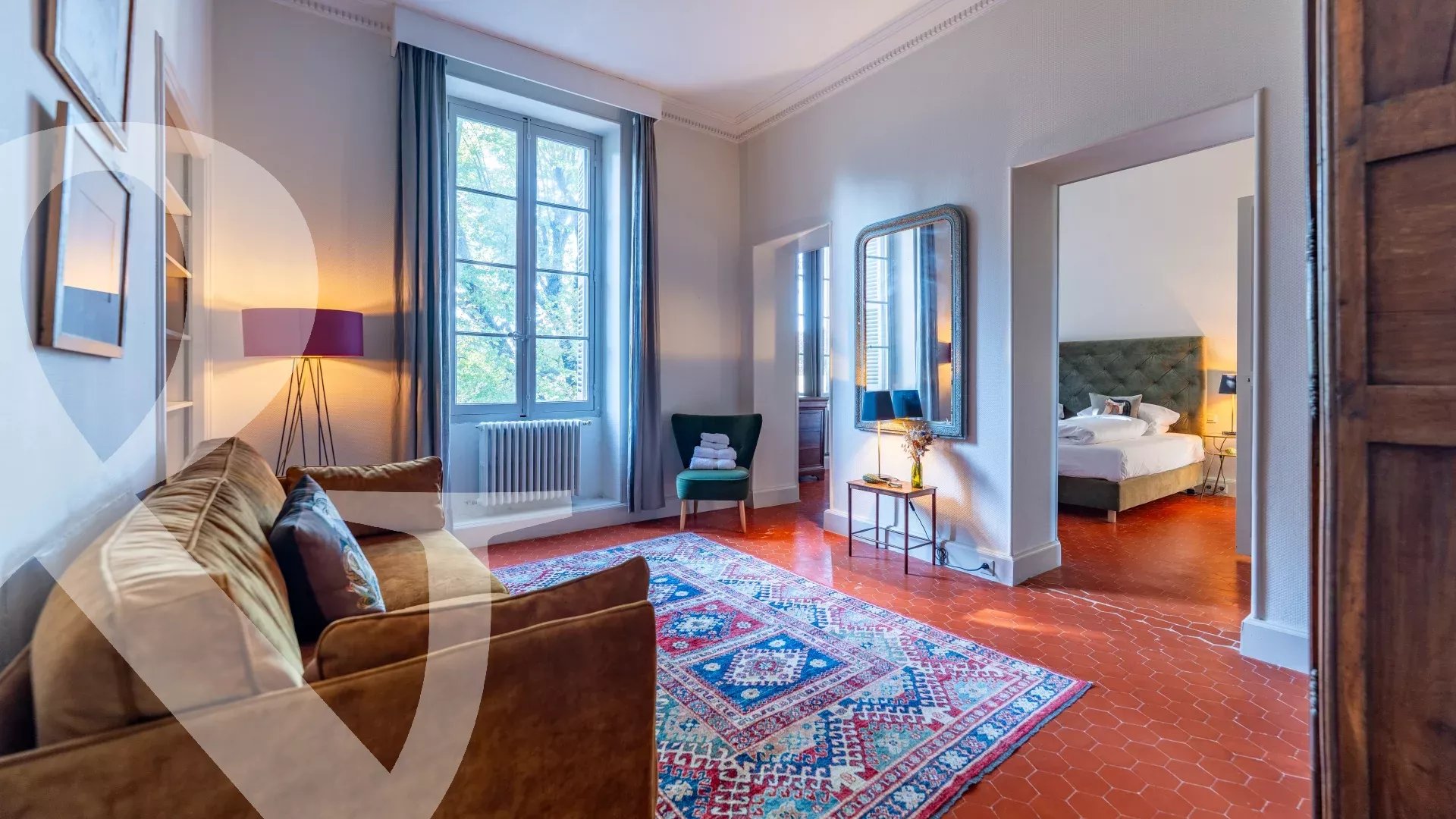 UN BIEN UNIQUE ET INCROYABLE