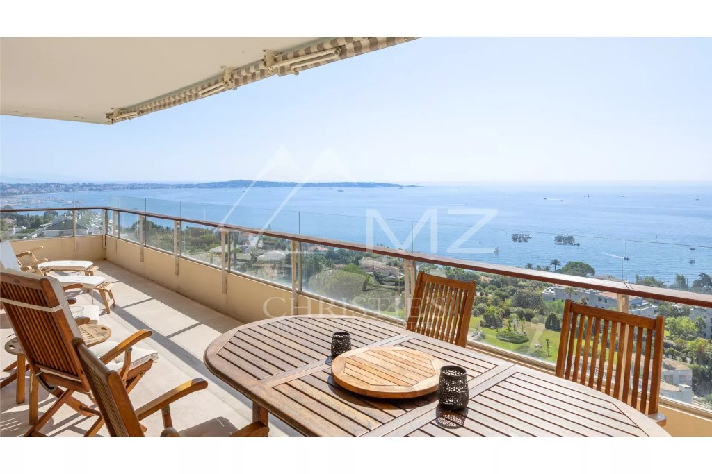 Apartment for sale in Cannes — Superb corner apartment with breathtaking sea view