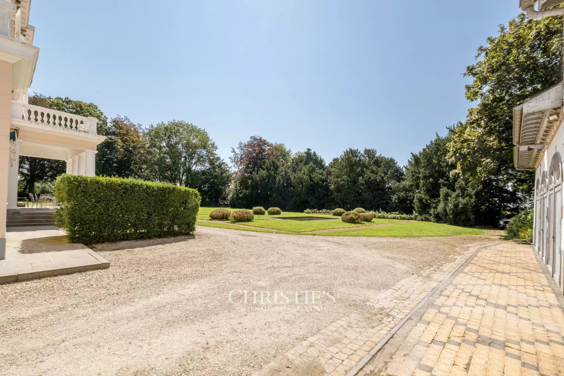 Elegante historische villa, genesteld in een park van bijna 2ha