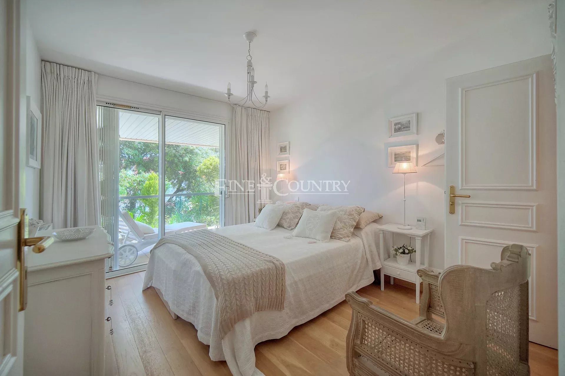 Photo of Apartment for sale in Cannes with Sea Views