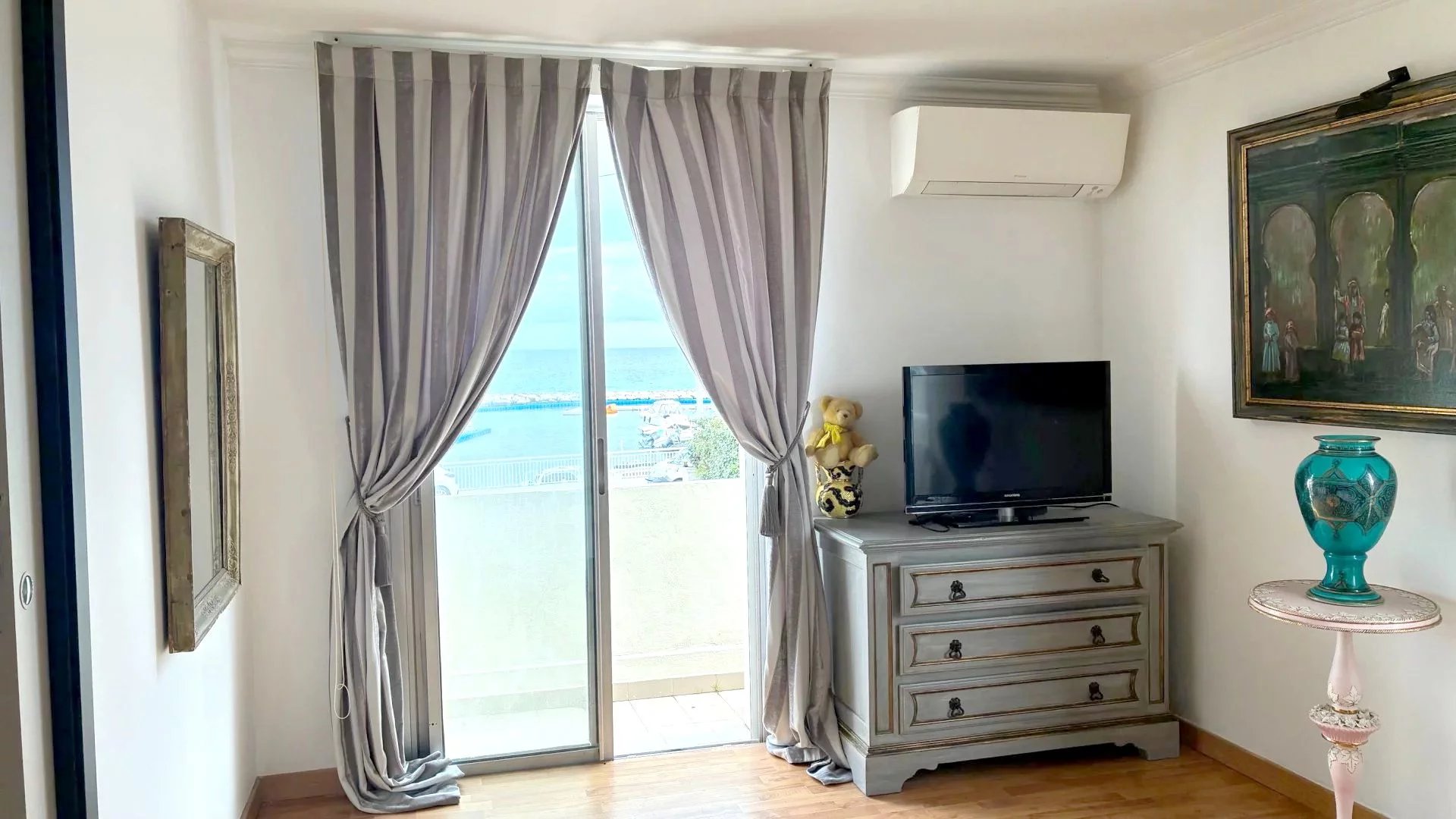 Appartement lumineux avec vue sur la mer