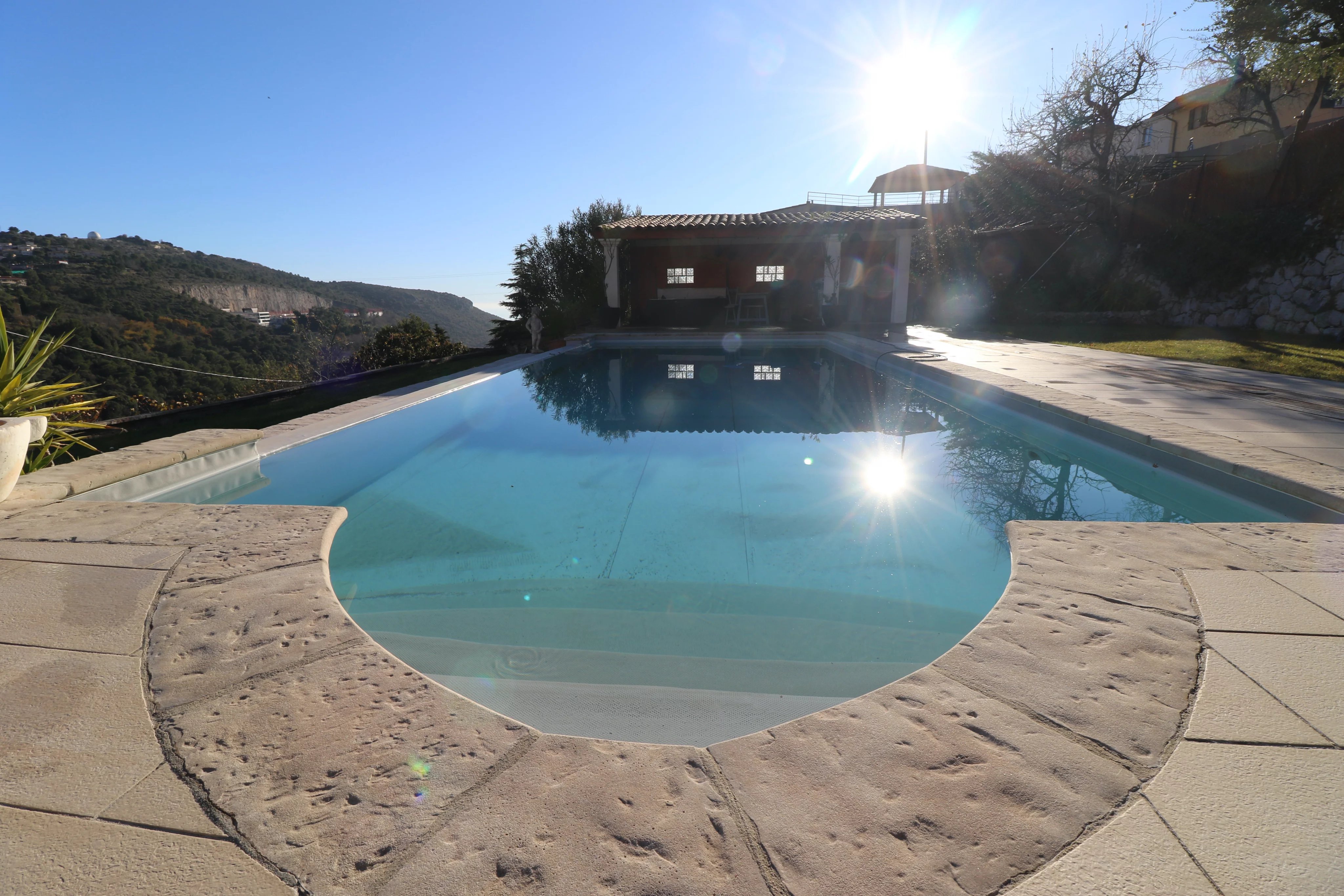 LA TURBIE - MAGNIFICENT PROVENCAL VILLA, SWIMMING POOL, SEA VIEW, GARAGE CLOSE TO THE VILLAGE CENTER