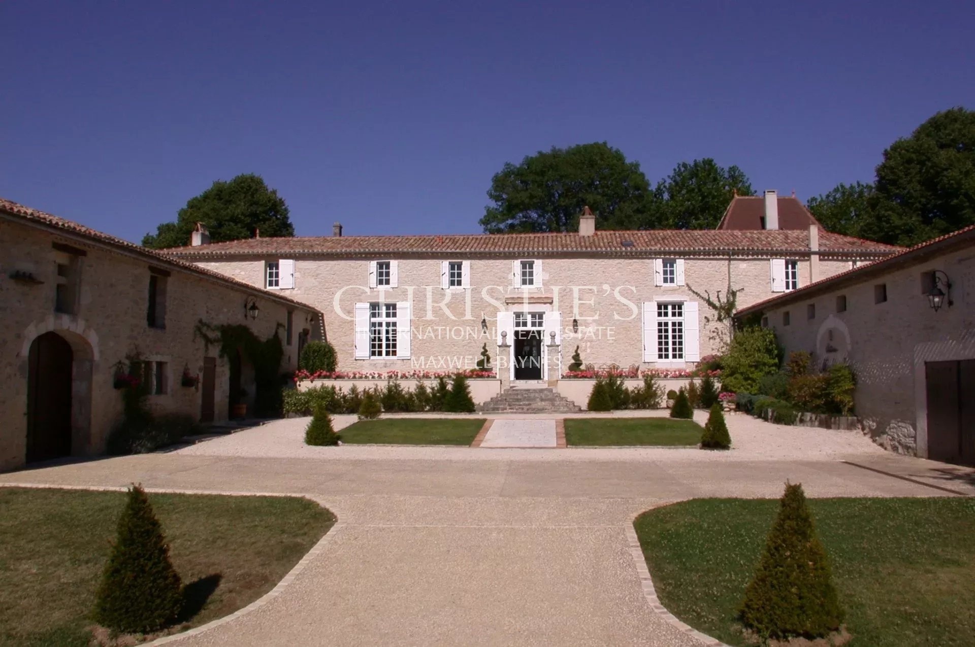 8 Bedroom Vineyard's Image 18