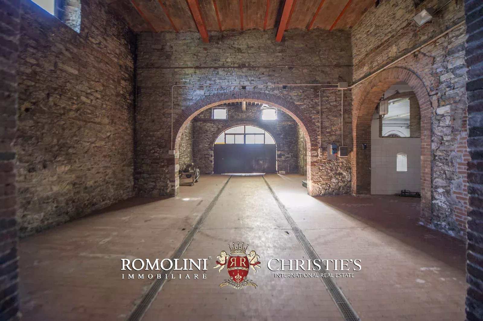 LUXURY HISTORICAL VILLA FOR SALE IN RADDA IN CHIANTI, TUSCANY