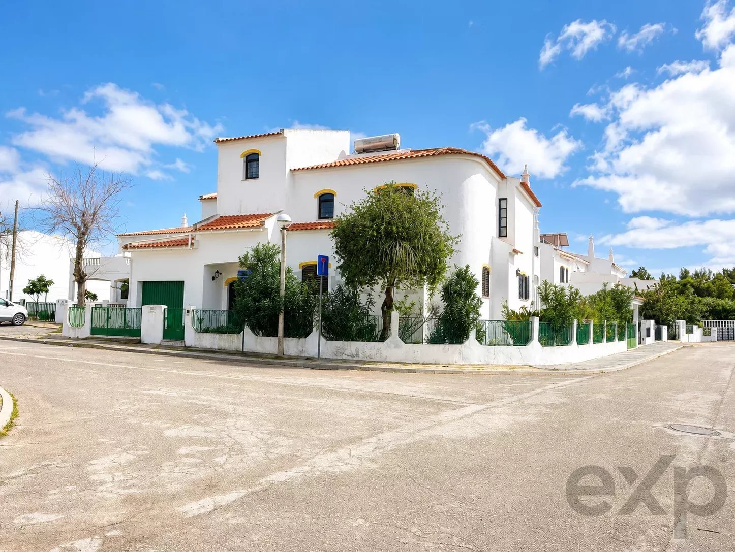 5-Bedroom House, Altura 87016779 image 1