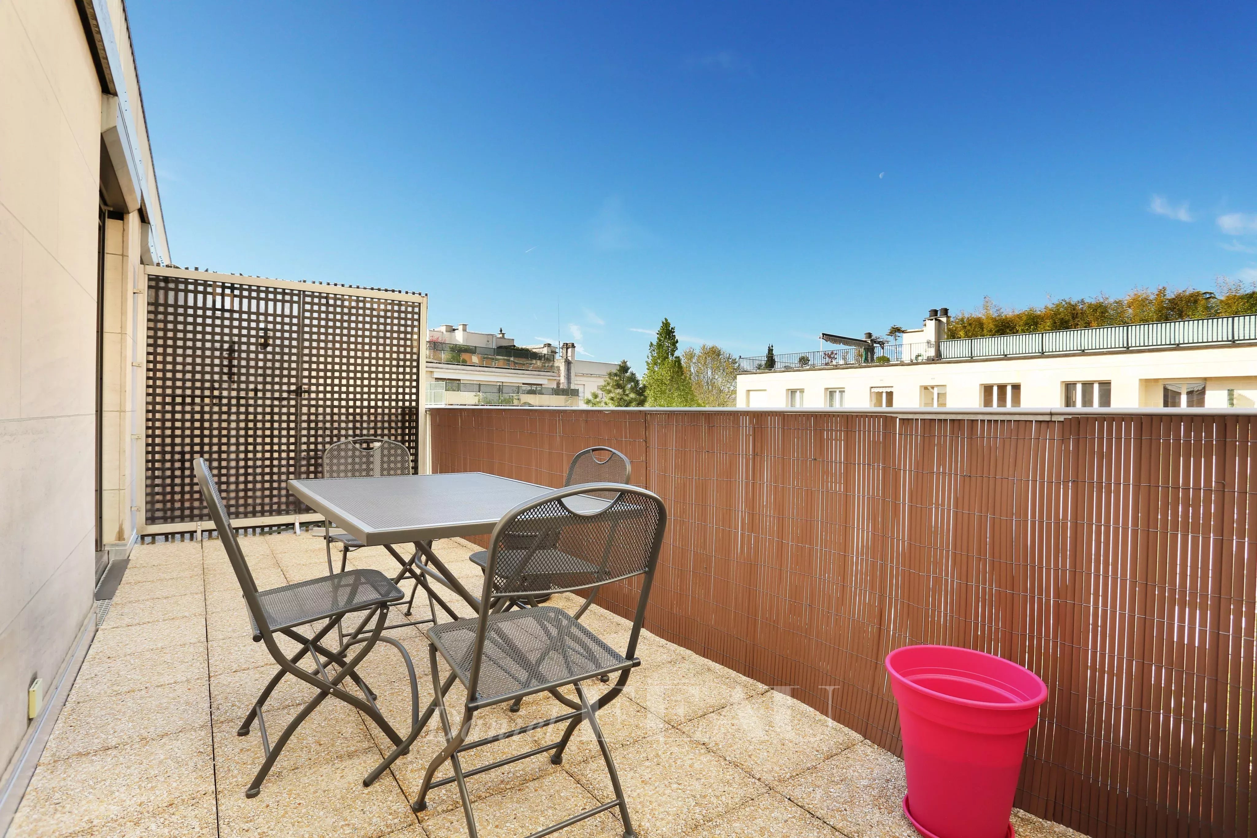 Rental Apartment Neuilly-sur-Seine