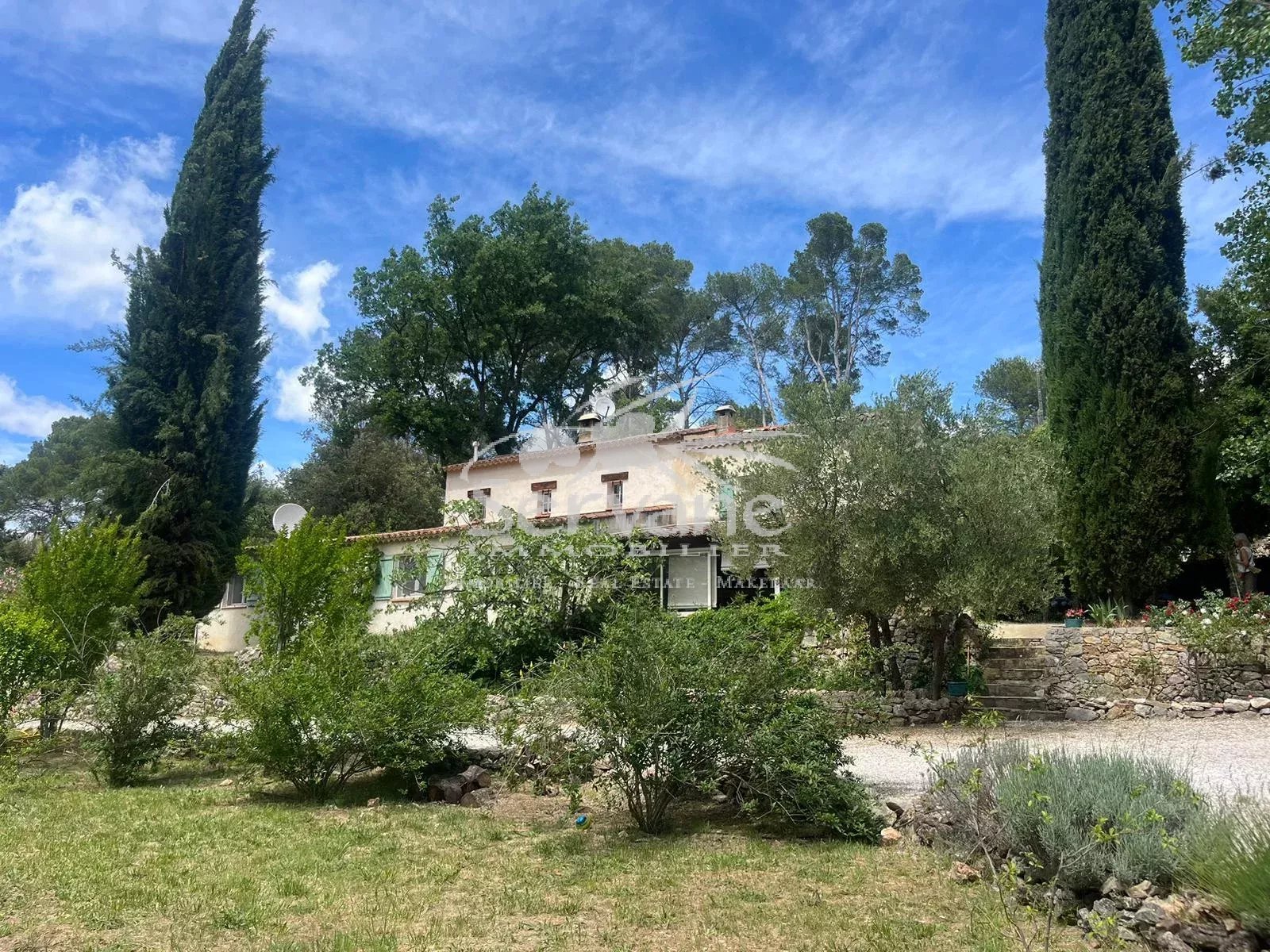 LORGUES PROVENCE FOR SALE COUNTRYSIDE HOUSE 4 BEDROOMS