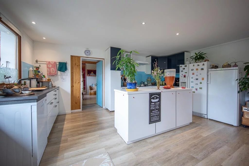 APPARTEMENT 5 PIÈCES - AVEC JARDIN - VILLAGE LE BIOT