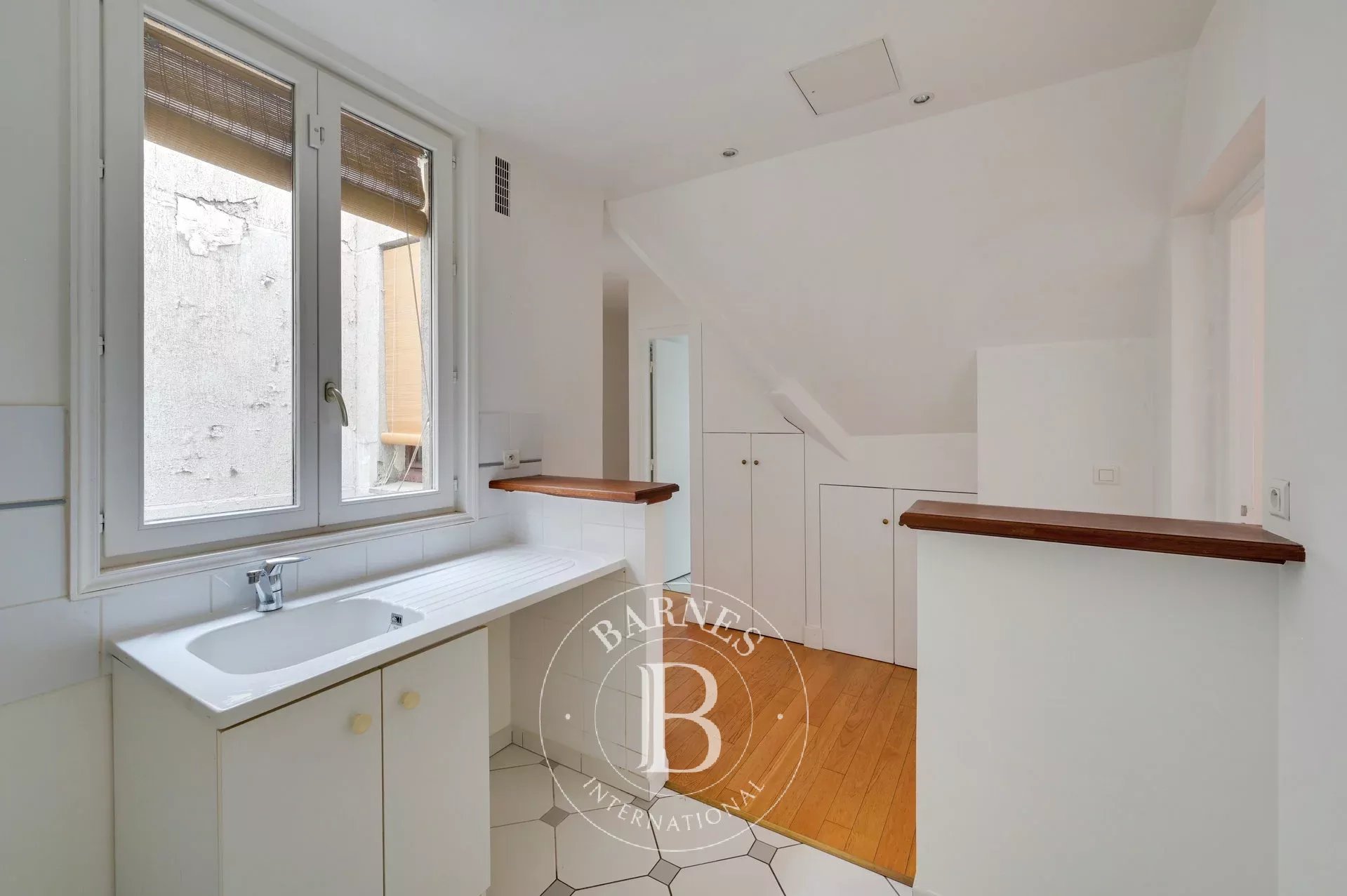 Apartment - Paris 6 - Rue Littré - top floor - unobstructed view - picture 7