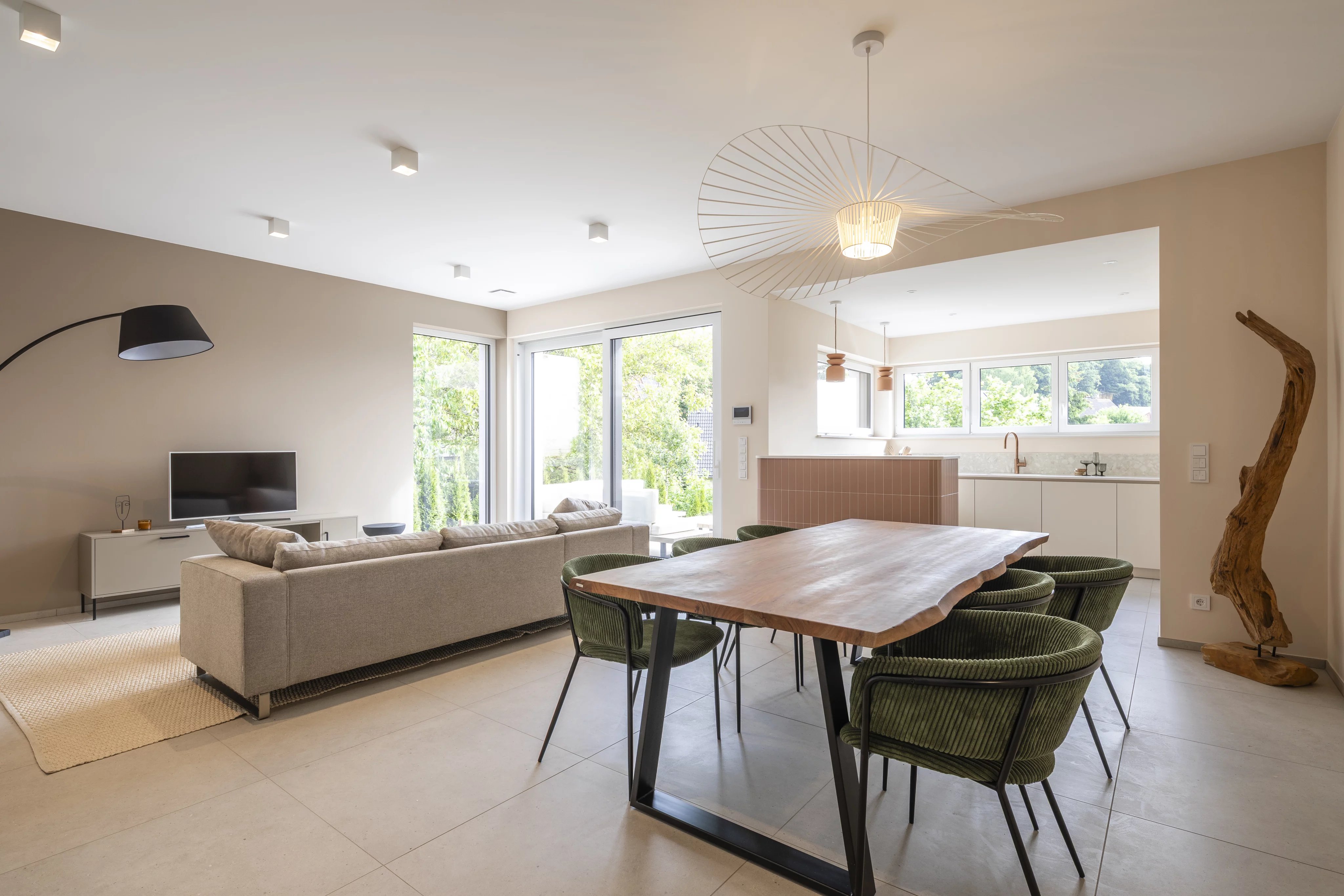 property-featured-image