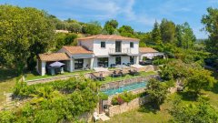 High-quality modern Provençal villa — photo 1 of 7
