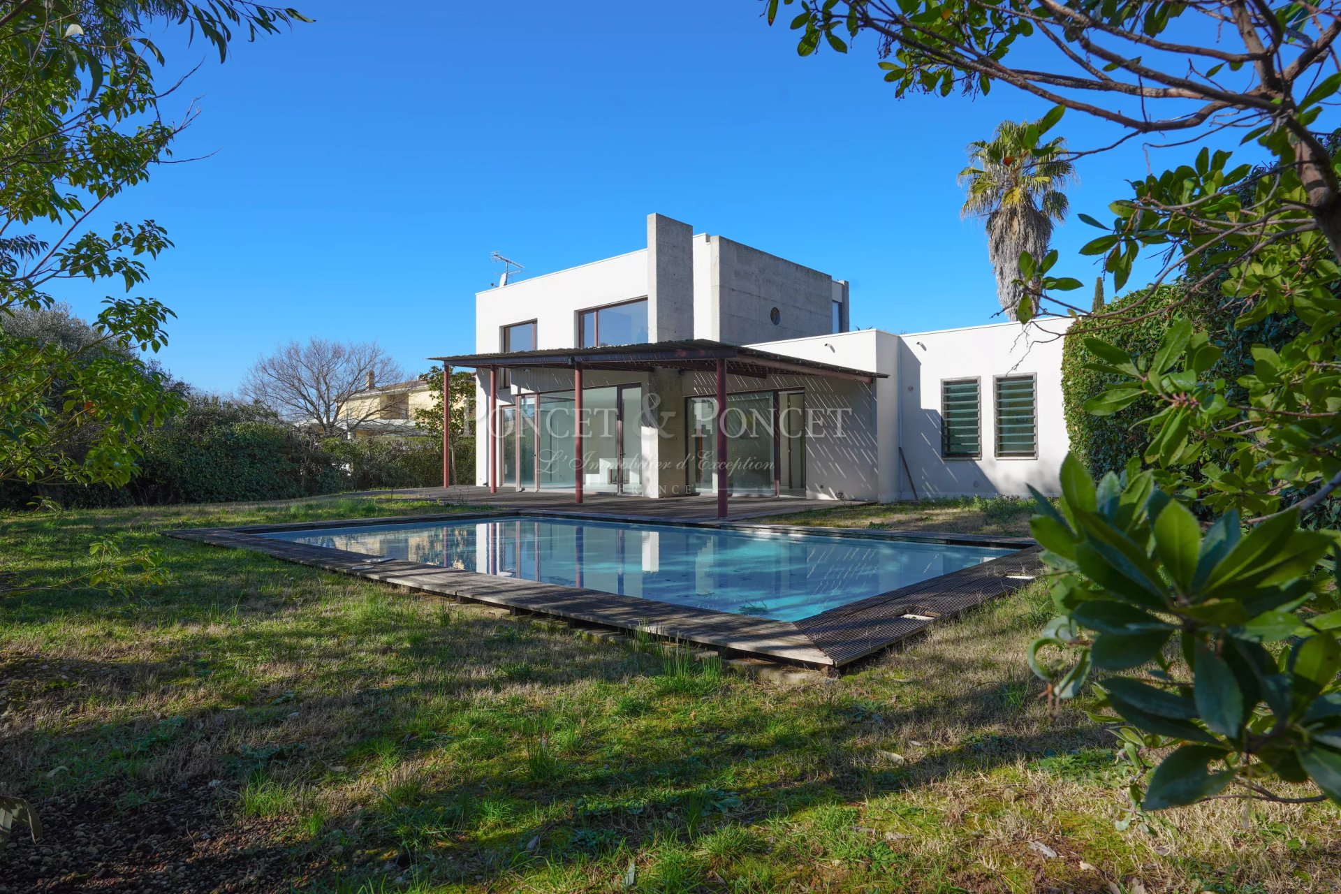 5 Bedroom Villa/Townhouse's Image 3