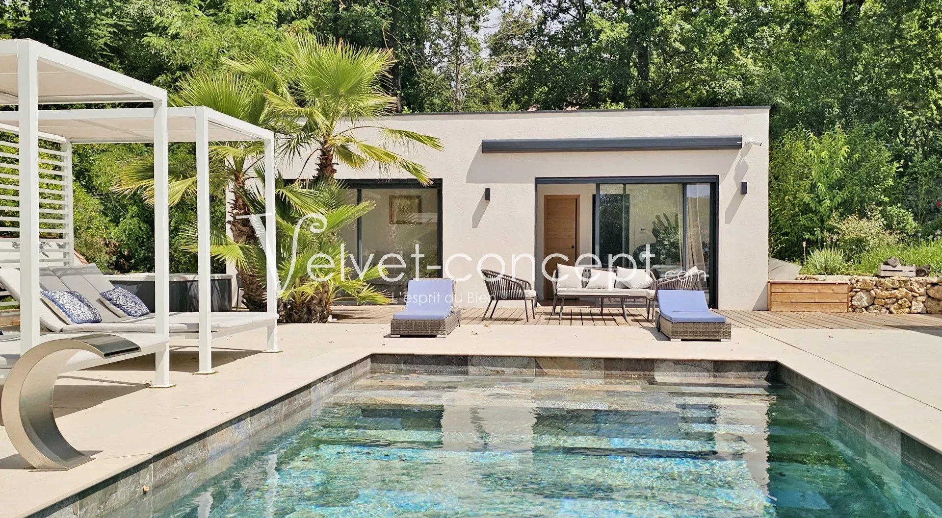 Villa d'Exception à Opio: - 6 chambres - Luxe et Sérénité
