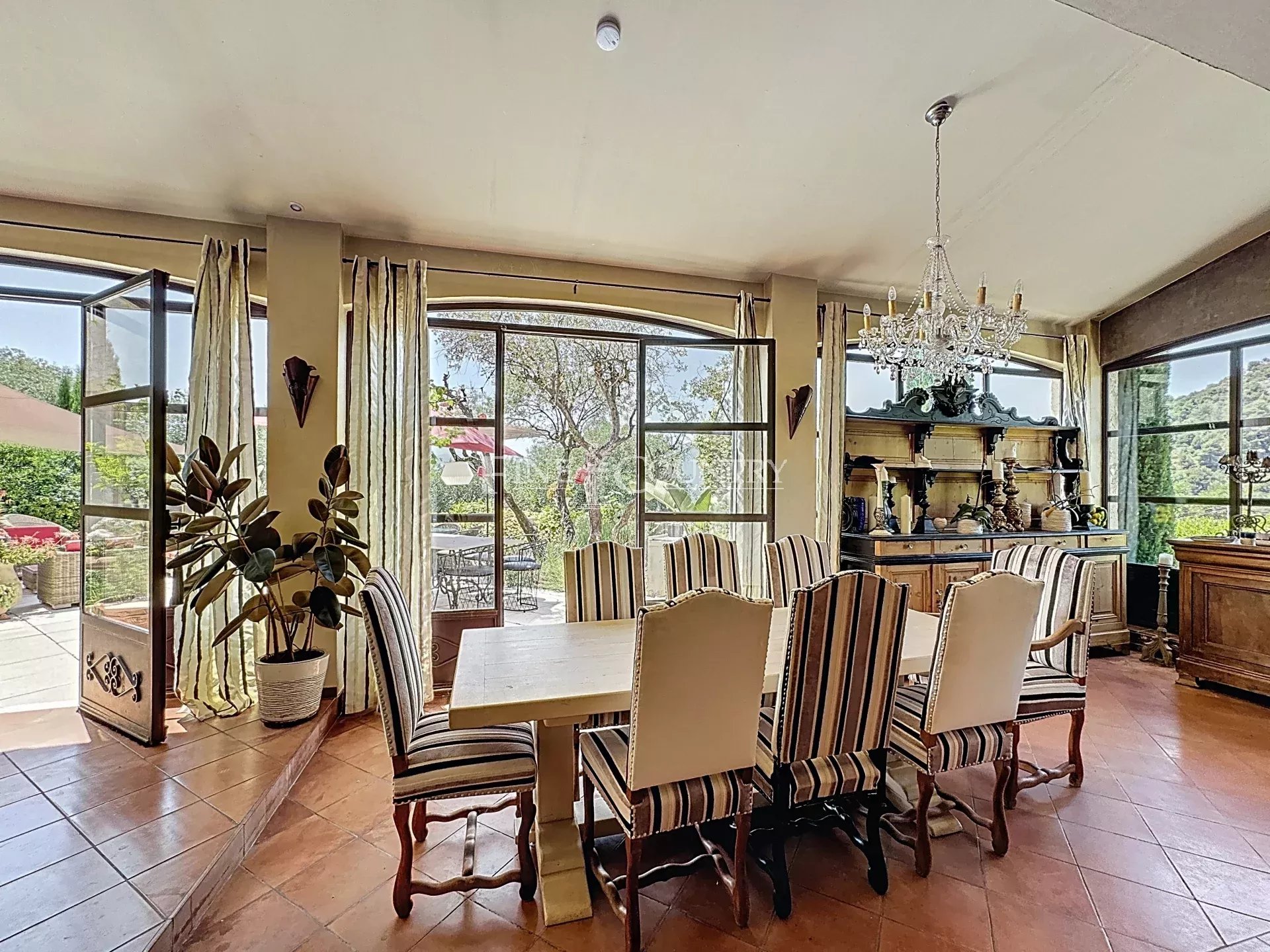 Photo of Villa for sale near Levens with swimming pool