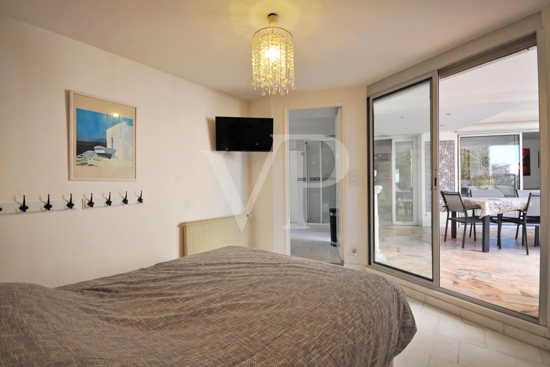 Seltene Sechs Zimmer Wohnung im Stadtzentrum mit Terrasse