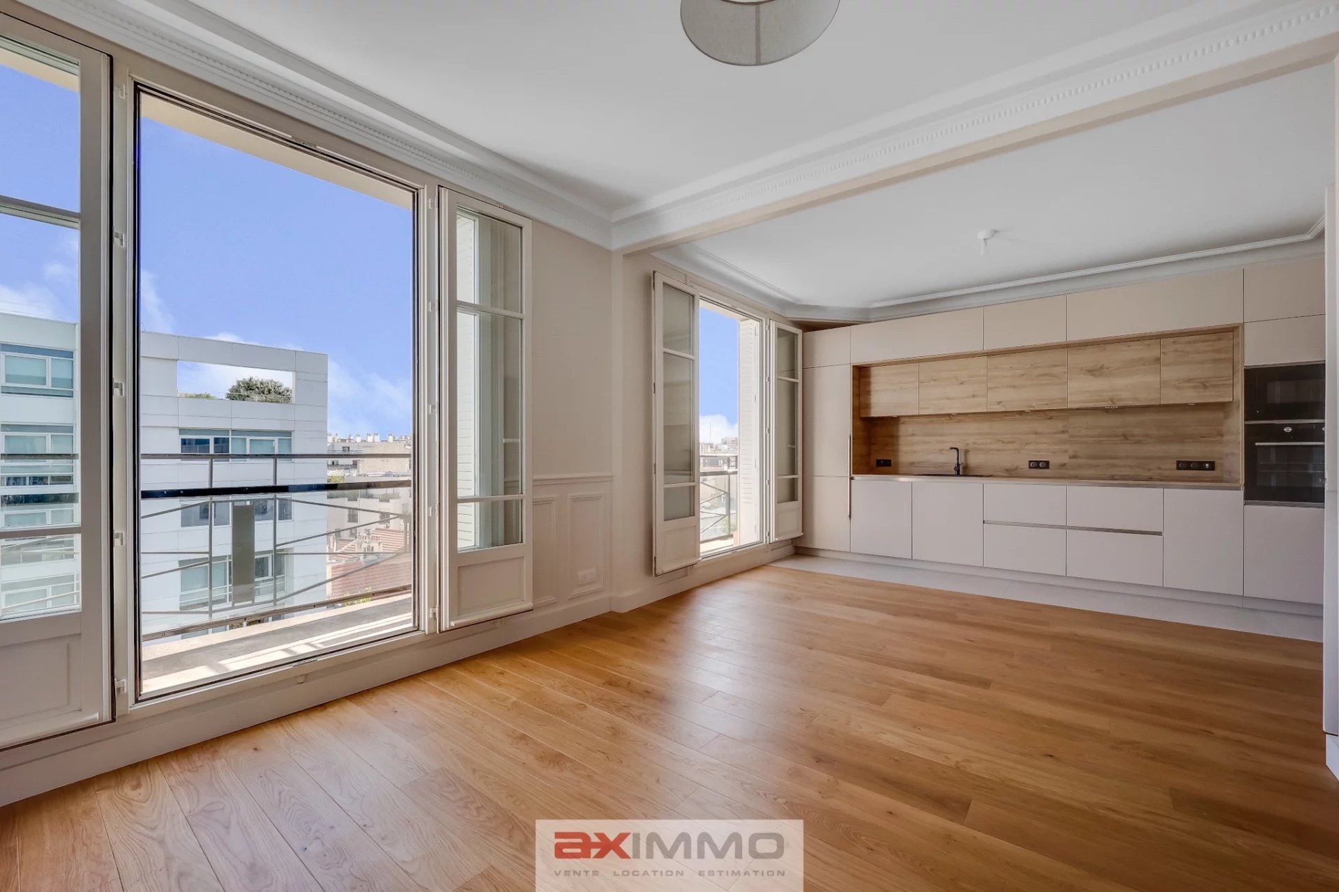 Appartement 3 Pièces Rénové avec Balcon et Vue Tour Eiffel -