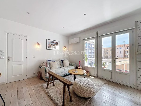 Luxury 2-Bedroom Apartment for Sale in Cannes Center Banane — photo 3