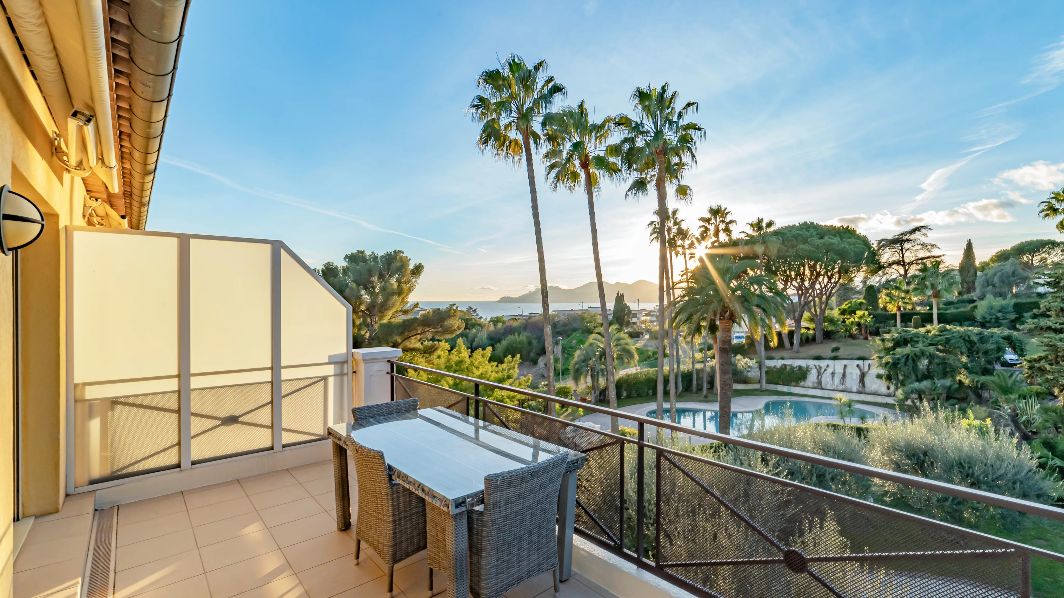 Sale Apartment Cannes Croix des Gardes