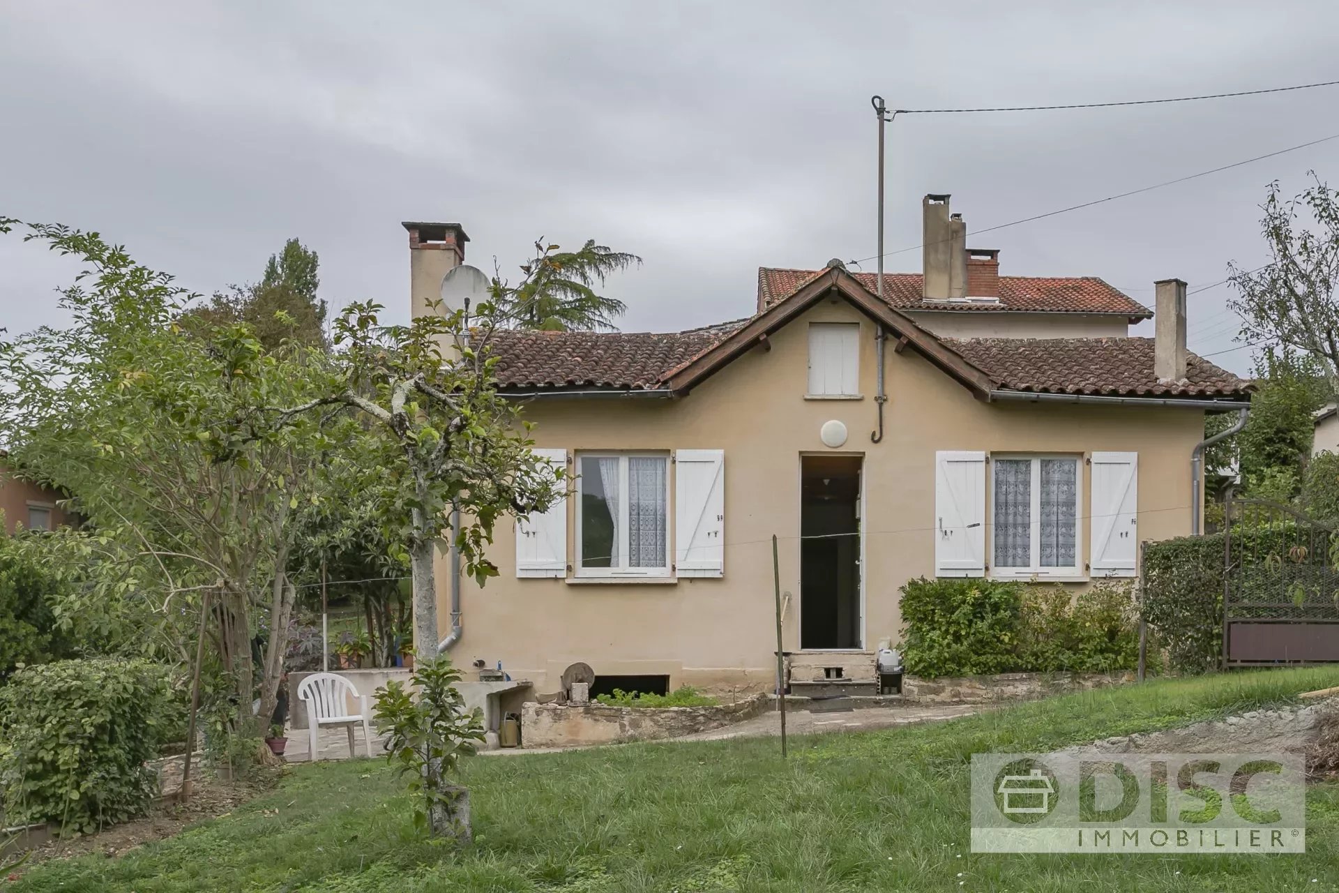 Cottage with garden near the village.