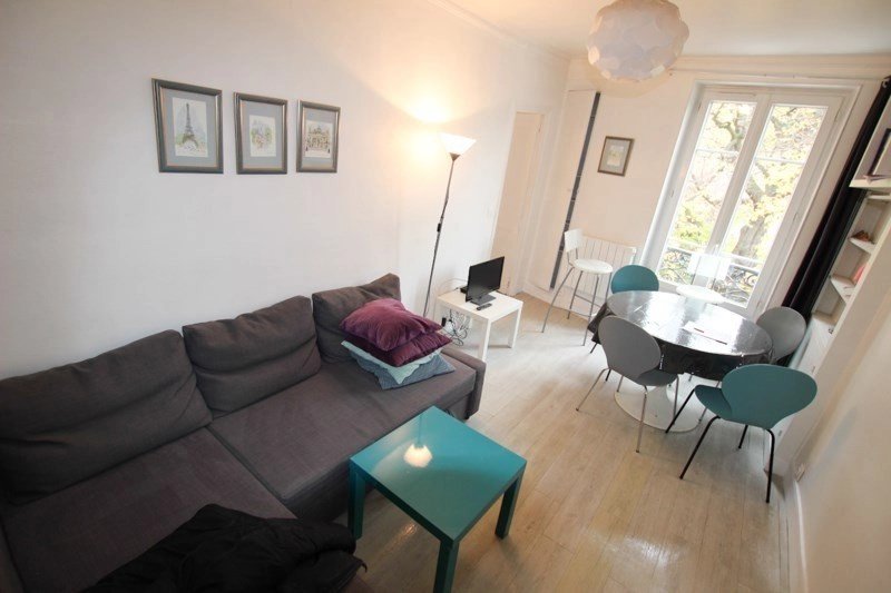 RUE STEINKERQUE - MONTMARTRE: Nous vous proposons un appartement de type F2 entièrement meublé de 40m² ...