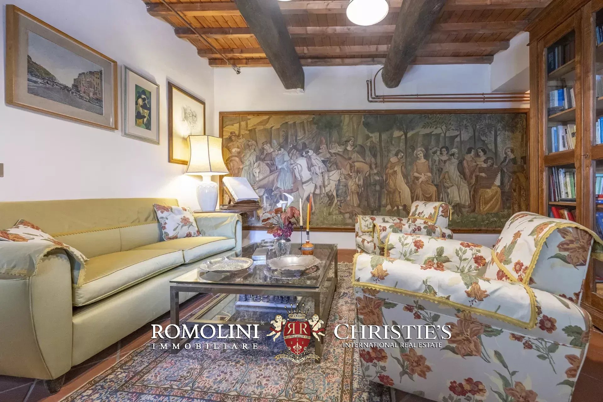 101-HA ESTATE WITH NATURAL SPRINGS FOR SALE BETWEEN AREZZO AND FLORENCE