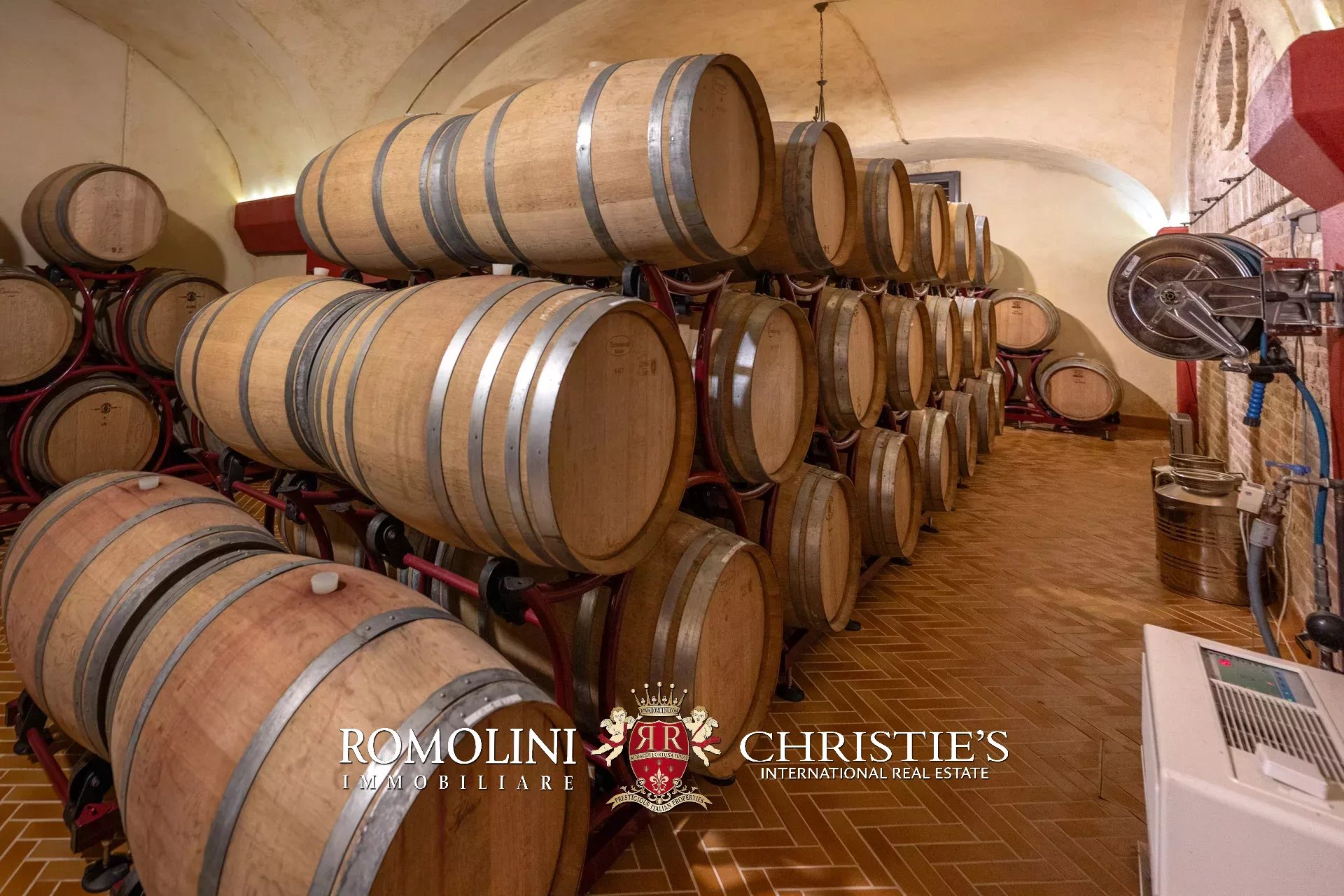 13 Bedroom Vineyard's Image 26