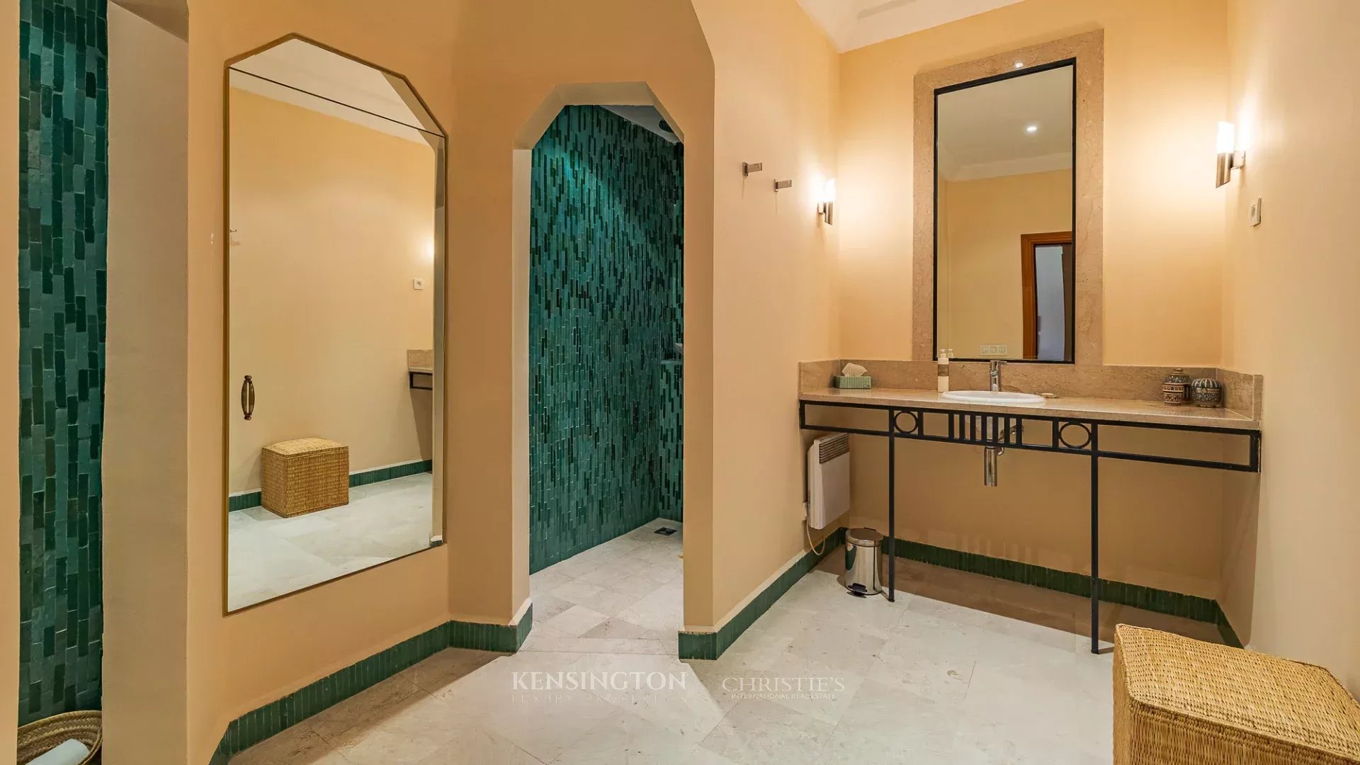 5 Bedroom Villa/Townhouse's Image 16