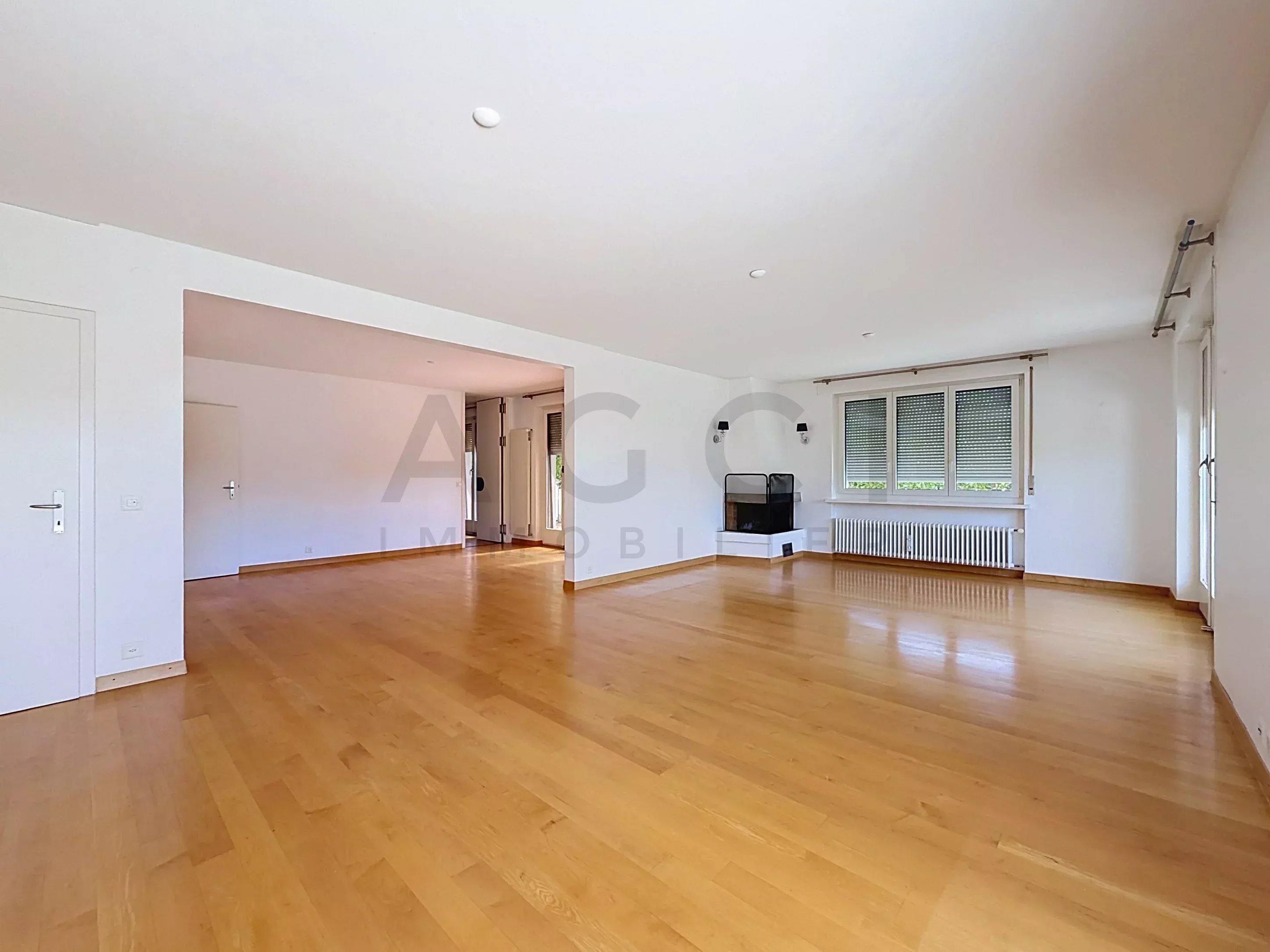 Magnifique villa avec vue panoramique et accès privé au lac – Anières (Genève)