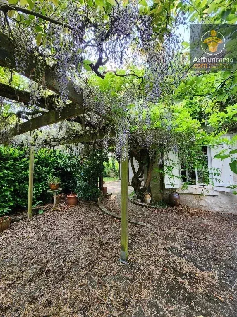 Charmante Maison à réinventer à Beaugency avec Jardin Spacieux — photo 8