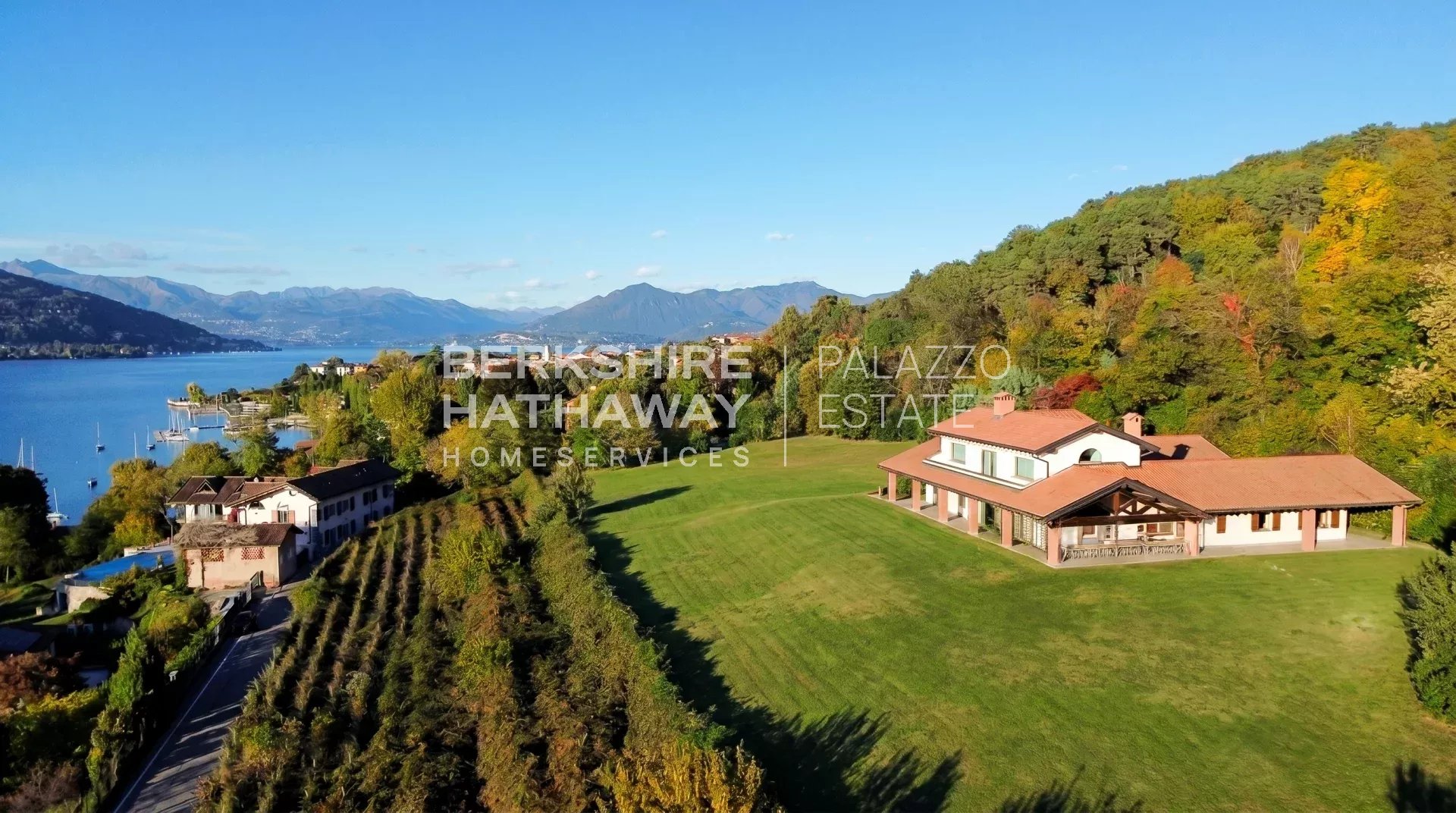 Villa in Ranco - view 1