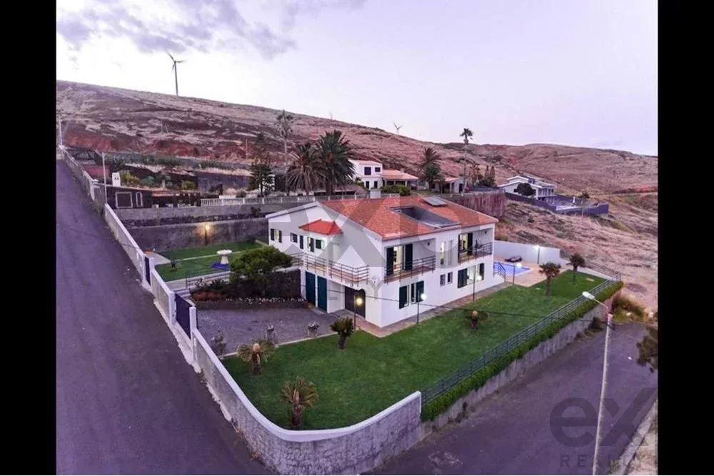 Impressive Large Seafront Villa on Madeira’s Breathtaking Most South-Eastern Coastline