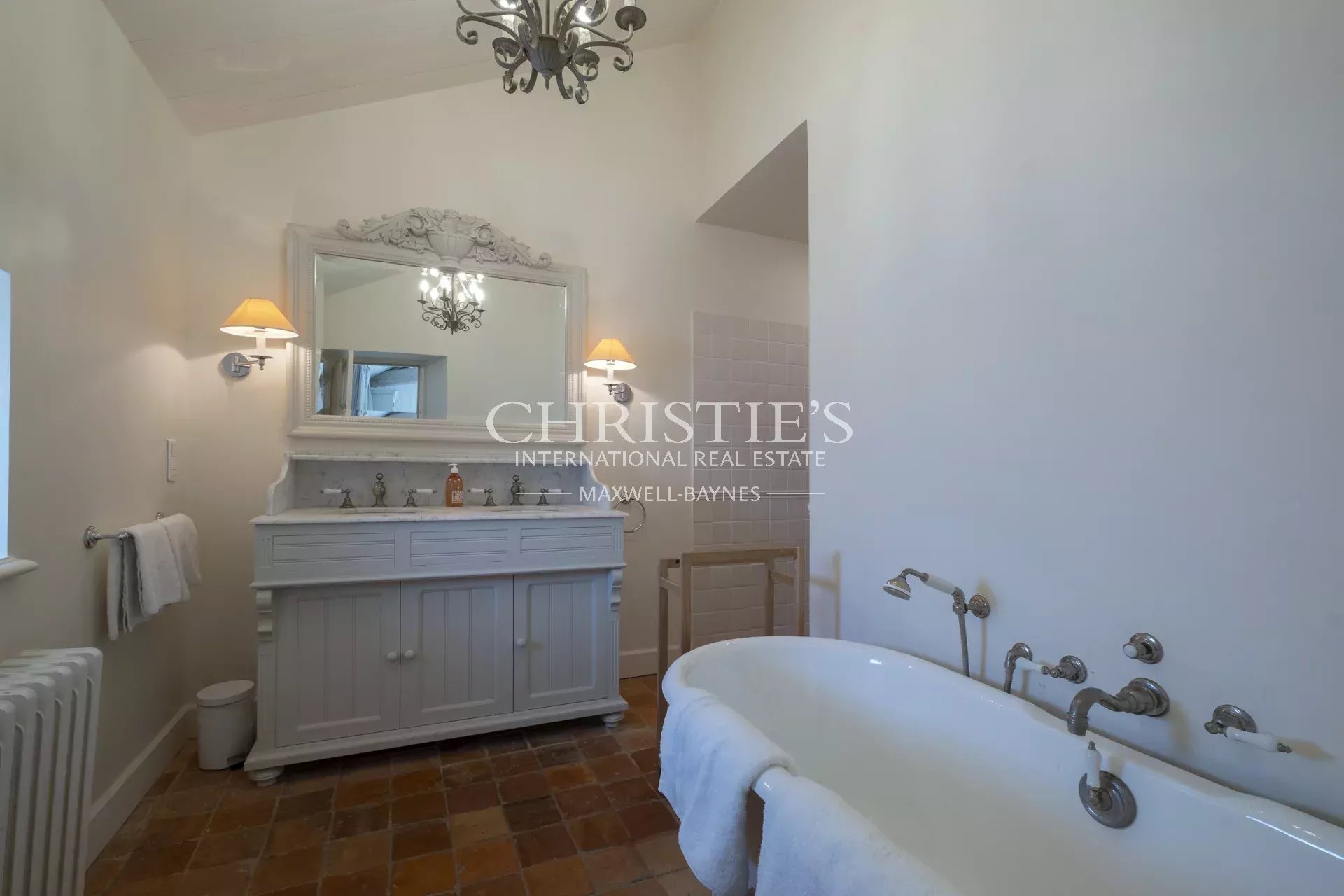 10 Bedroom Villa/Townhouse's Image 18