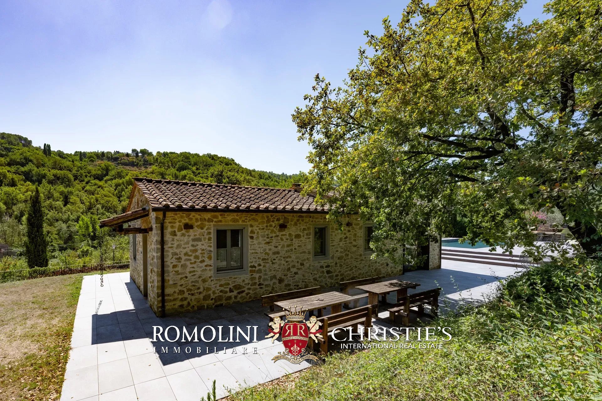 6 Bedroom Villa/Townhouse's Image 32