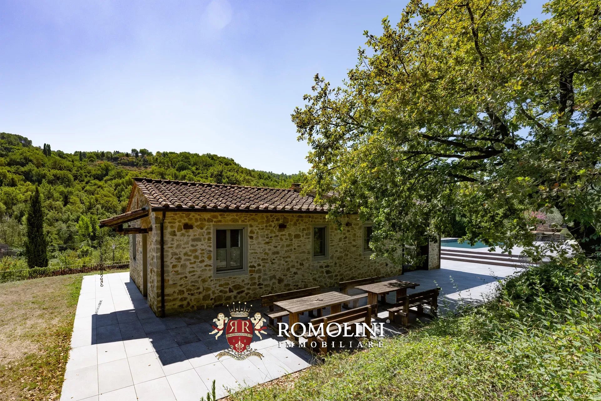6 Bedroom Villa/Townhouse's Image 32